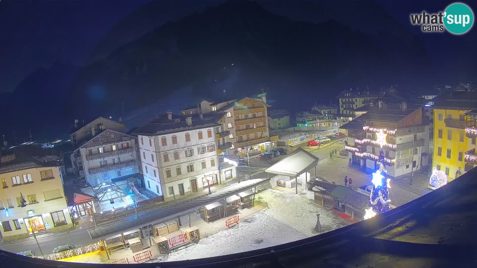 Plaza principal de Forni di Sopra