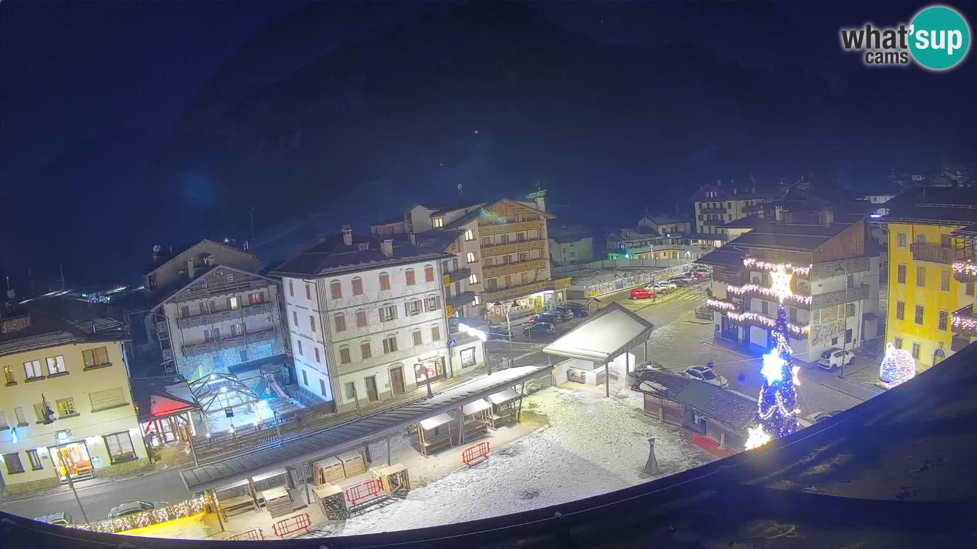 Plaza principal de Forni di Sopra