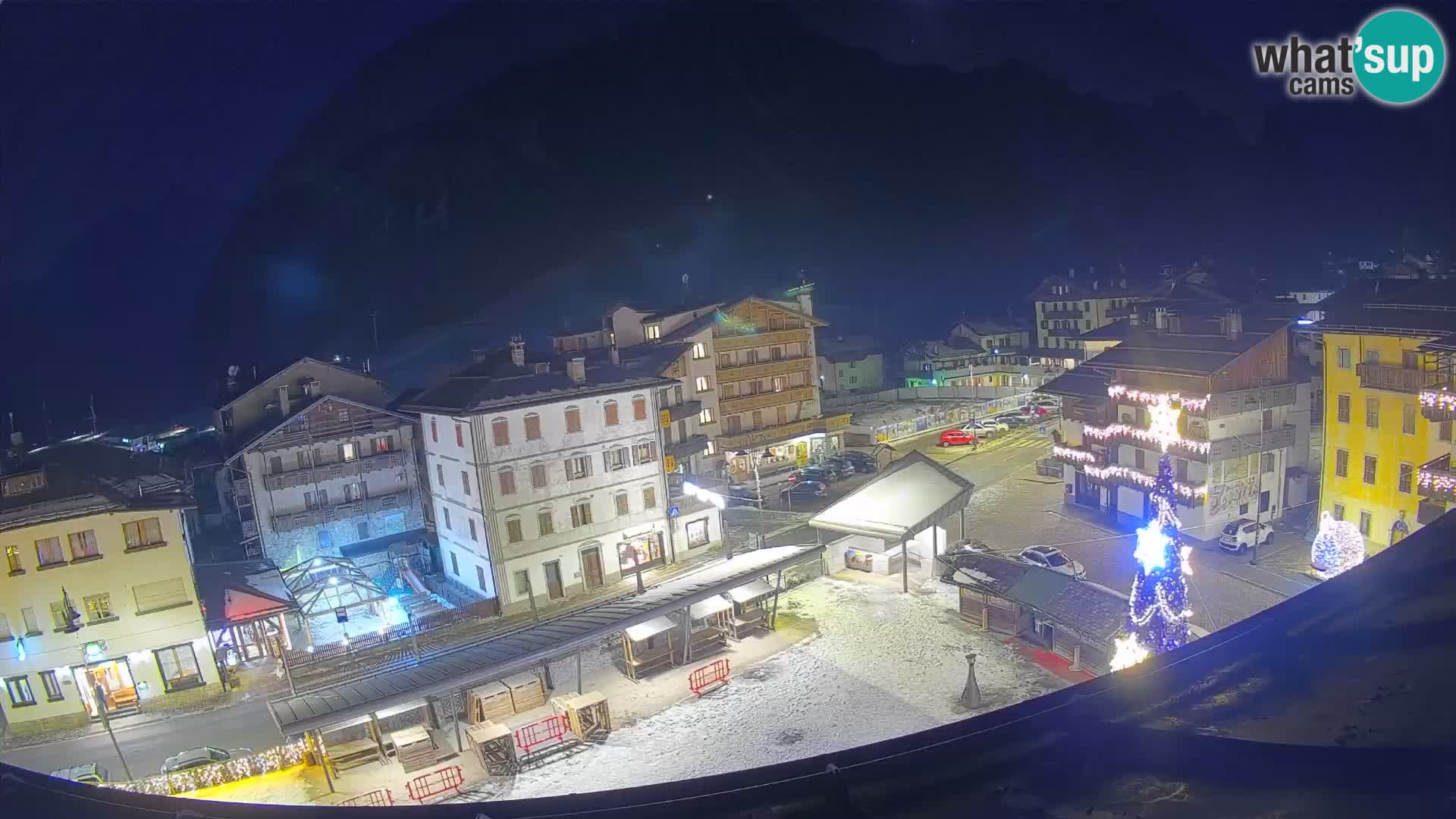 Plaza principal de Forni di Sopra