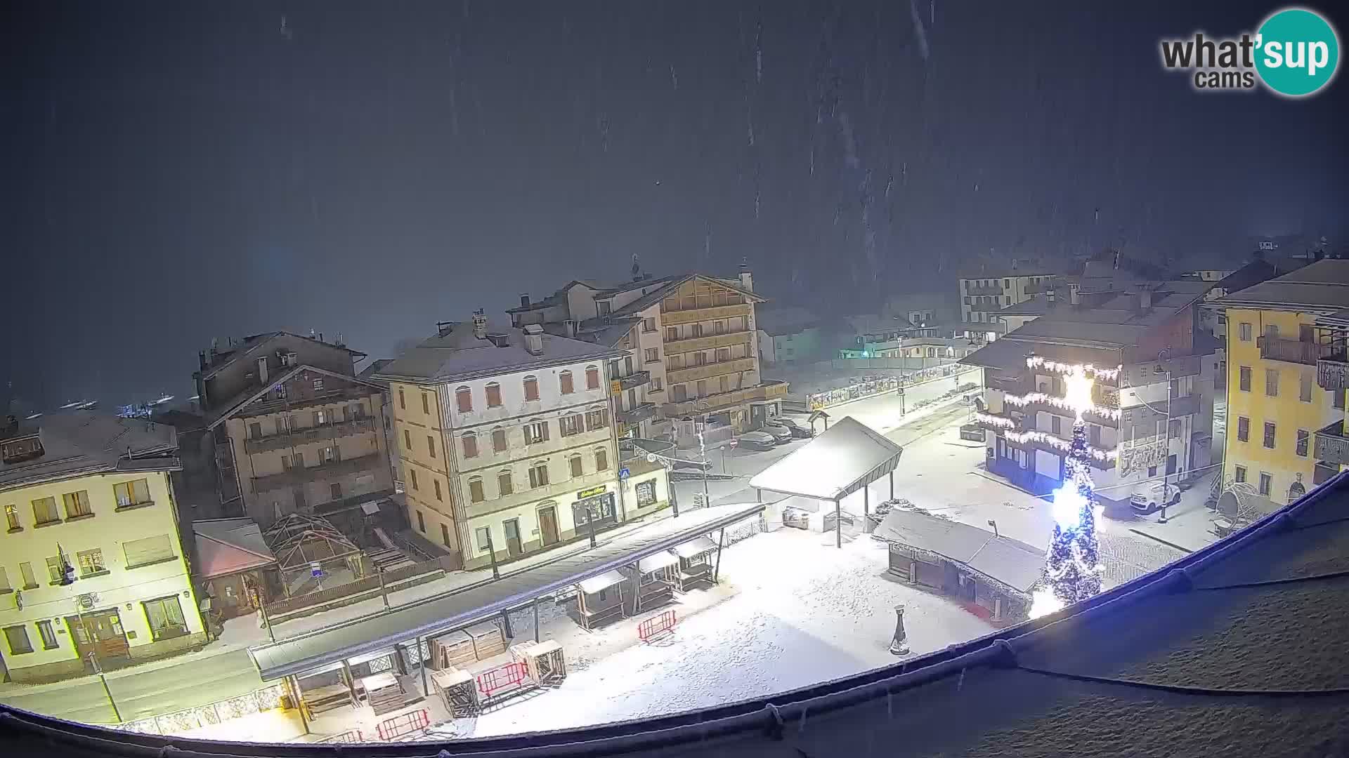Plaza principal de Forni di Sopra