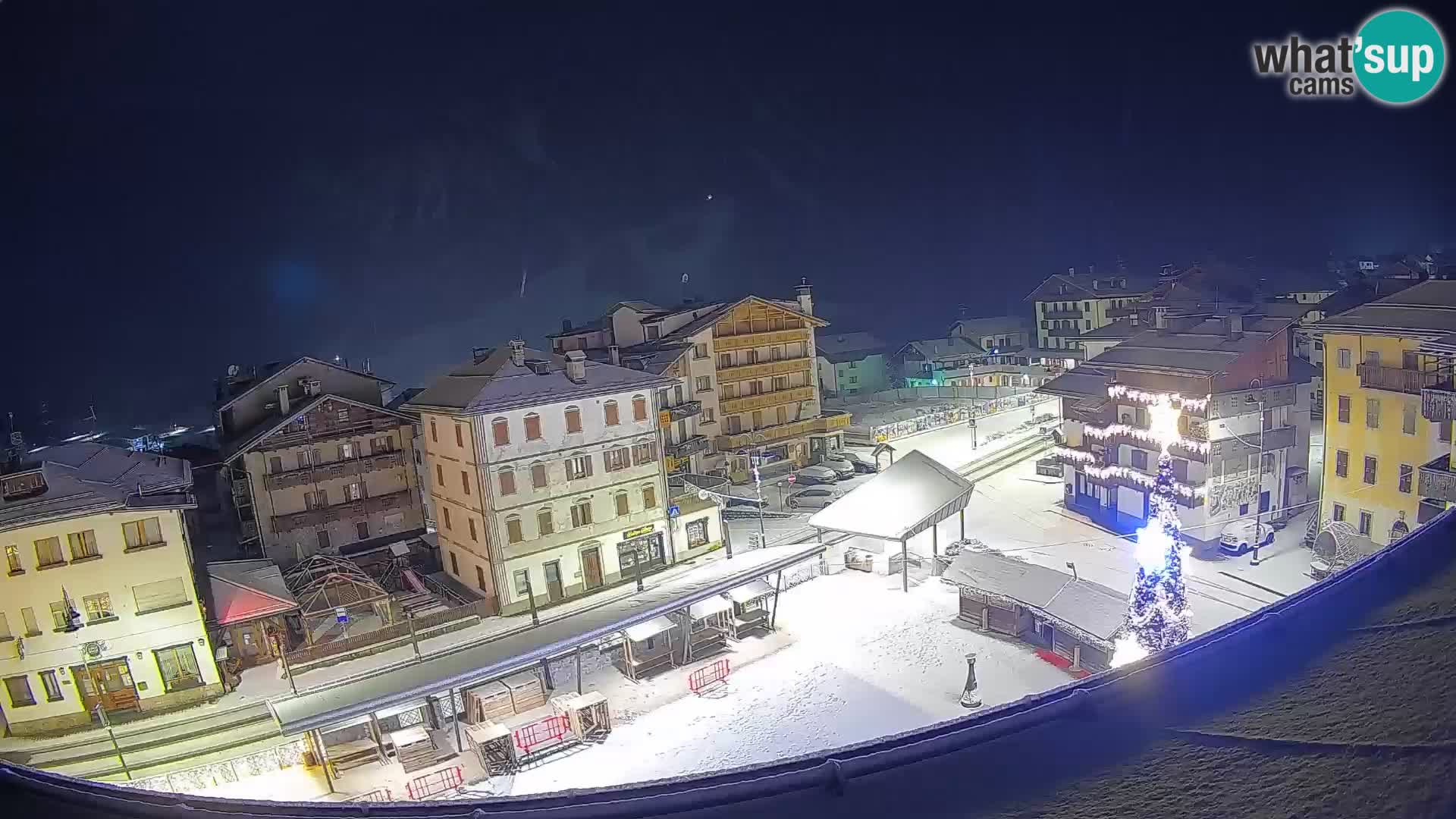 Piazza centrale di Forni di Sopra