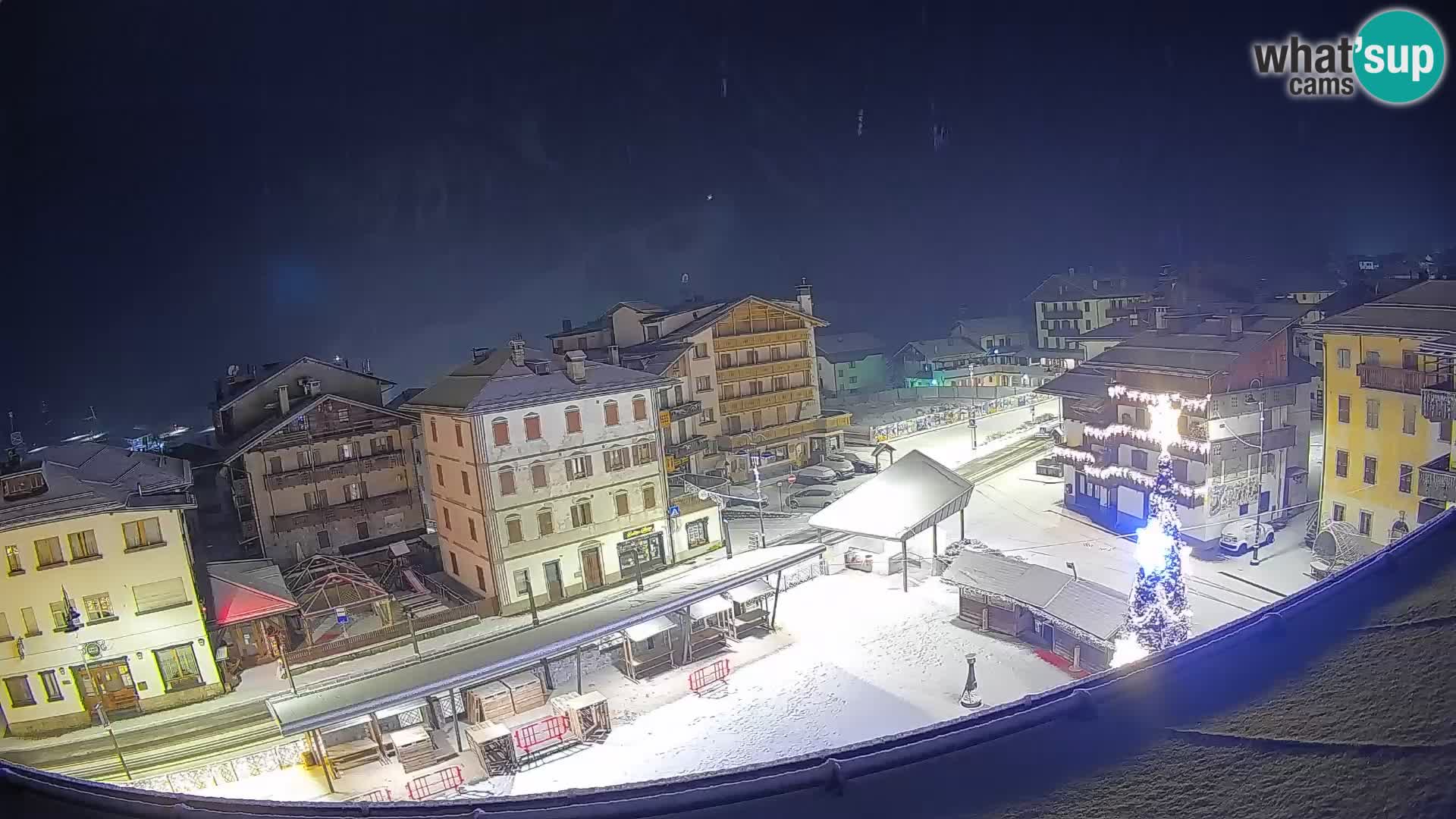 Piazza centrale di Forni di Sopra