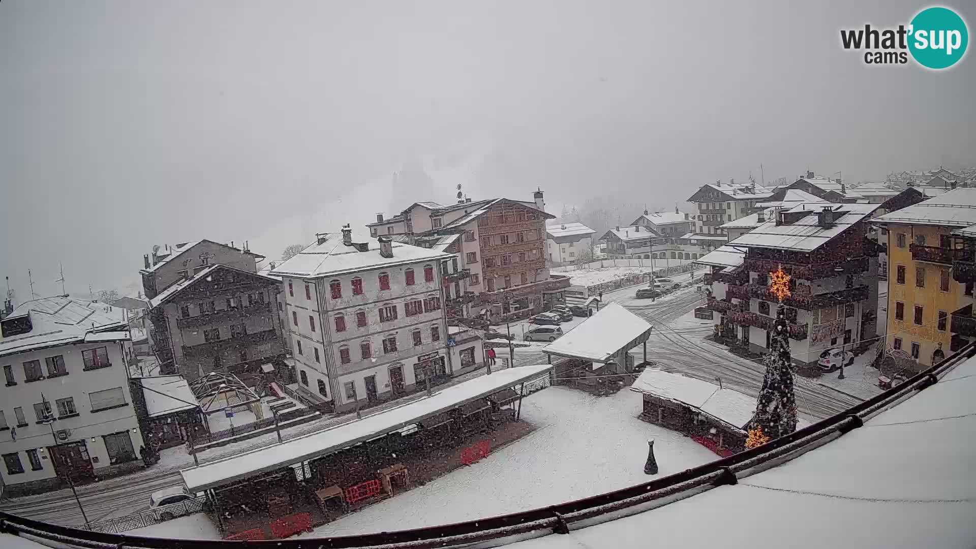 Piazza centrale di Forni di Sopra