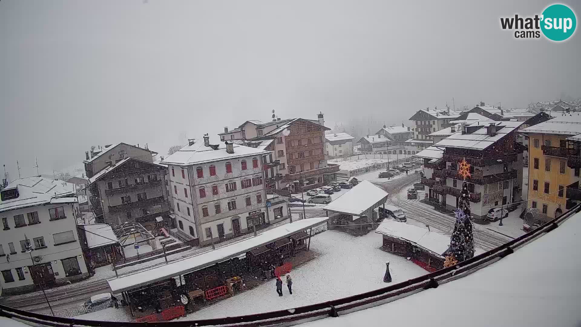 Piazza centrale di Forni di Sopra
