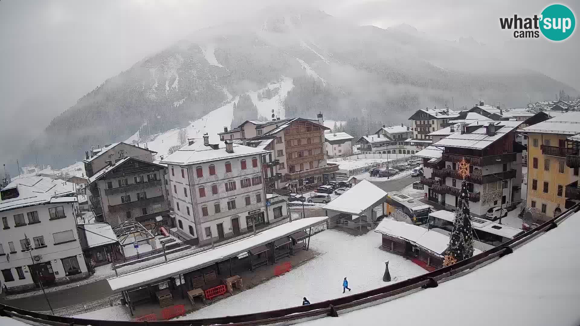 Piazza centrale di Forni di Sopra