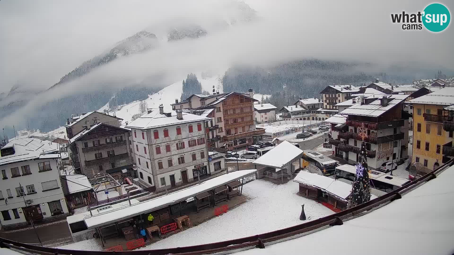 Plaza principal de Forni di Sopra