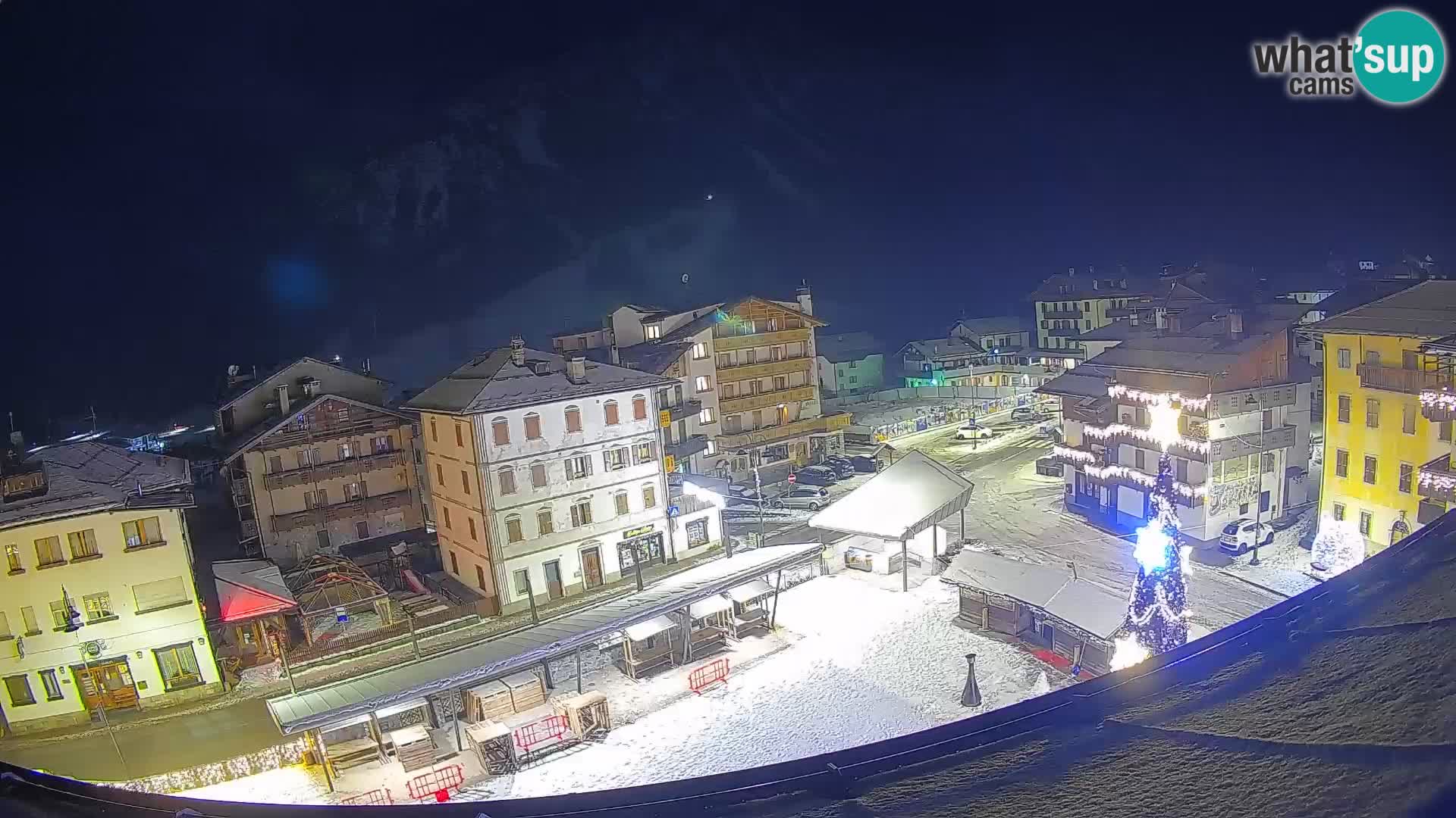 Plaza principal de Forni di Sopra