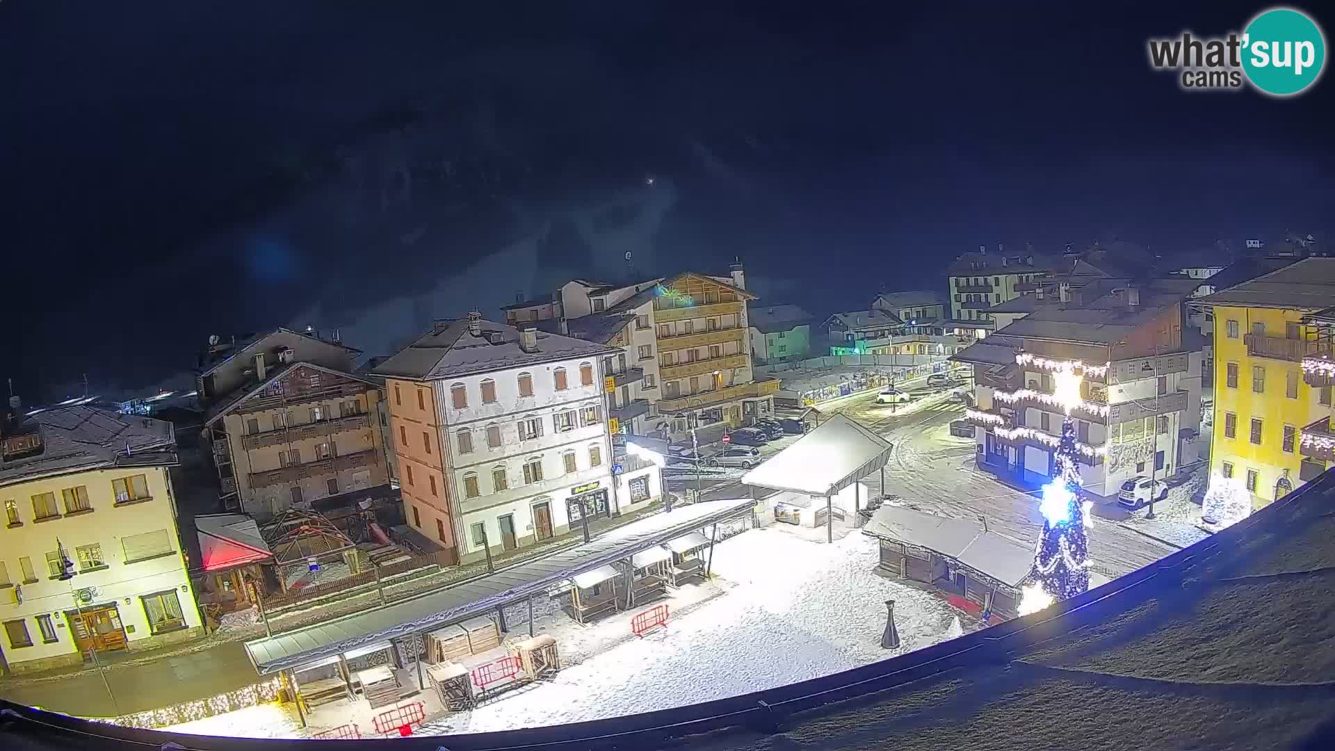 Plaza principal de Forni di Sopra