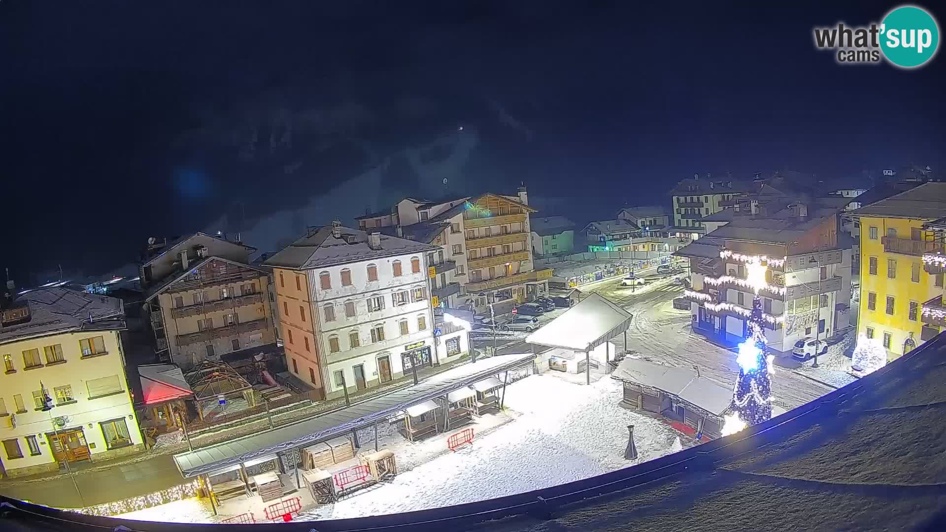 Plaza principal de Forni di Sopra