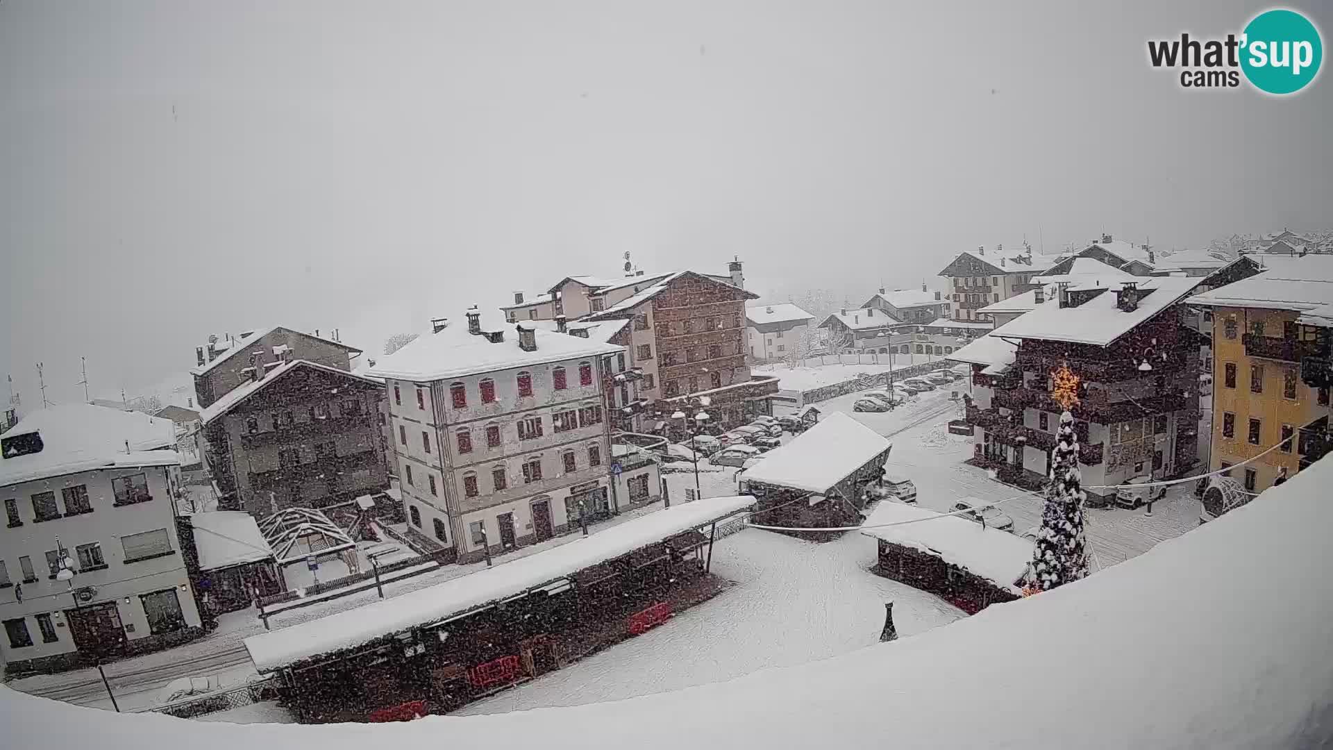 Hauptplatz von Forni di Sopra