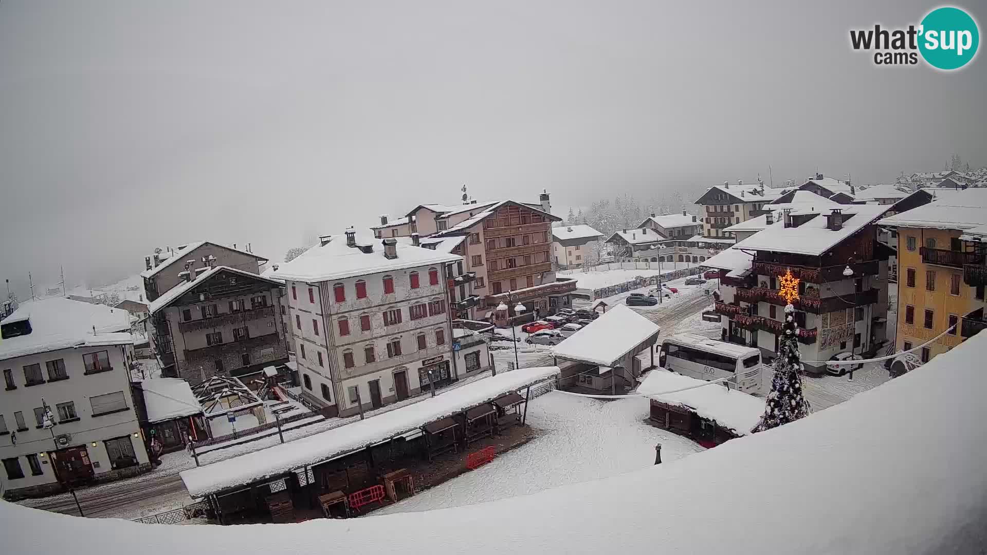 Hauptplatz von Forni di Sopra