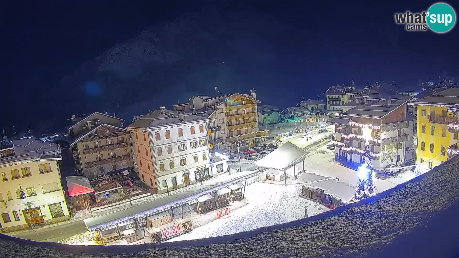 Piazza centrale di Forni di Sopra