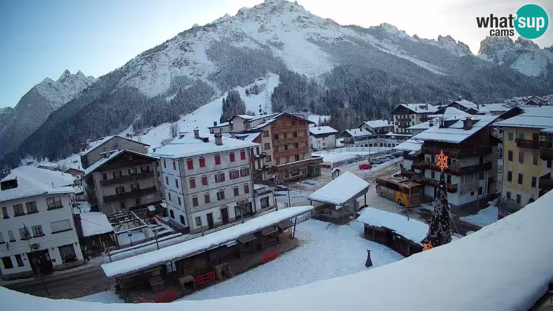 Plaza principal de Forni di Sopra