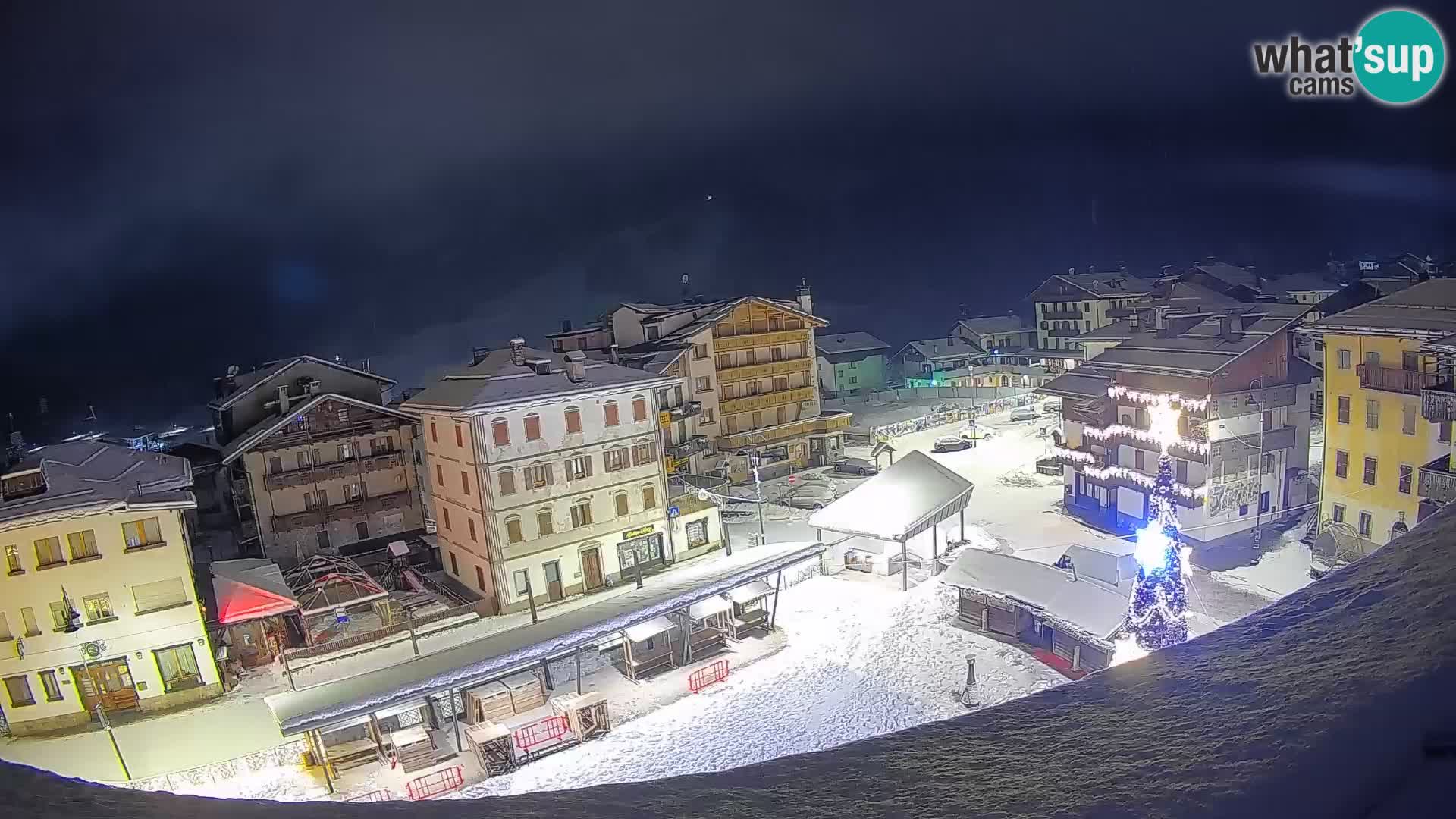 Plaza principal de Forni di Sopra