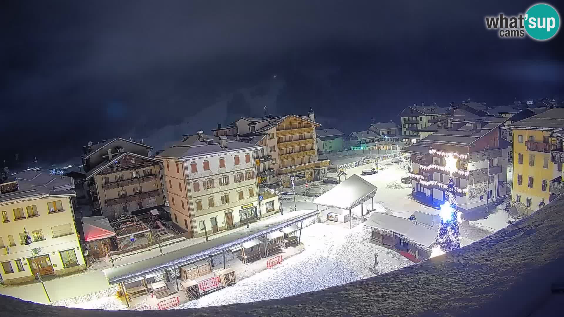 Plaza principal de Forni di Sopra