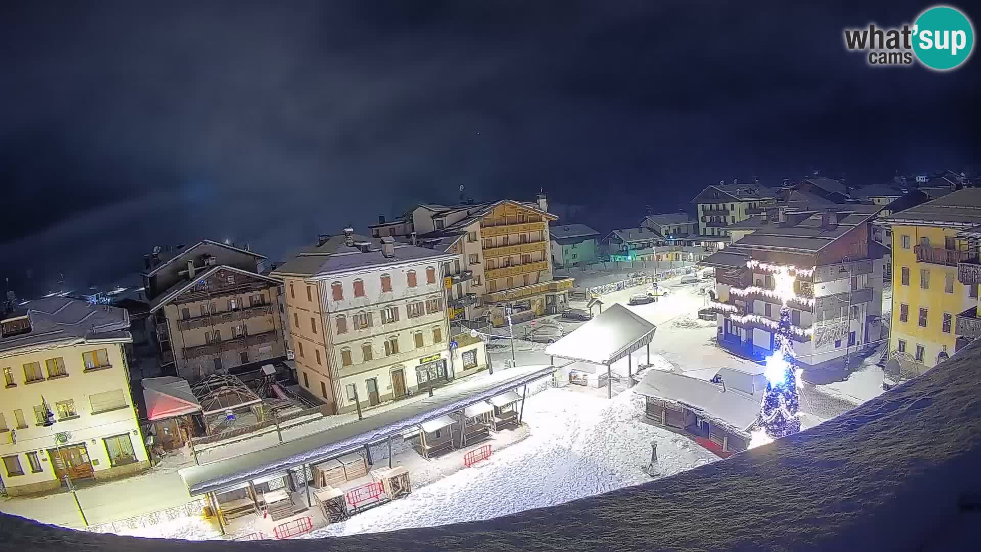 Piazza centrale di Forni di Sopra