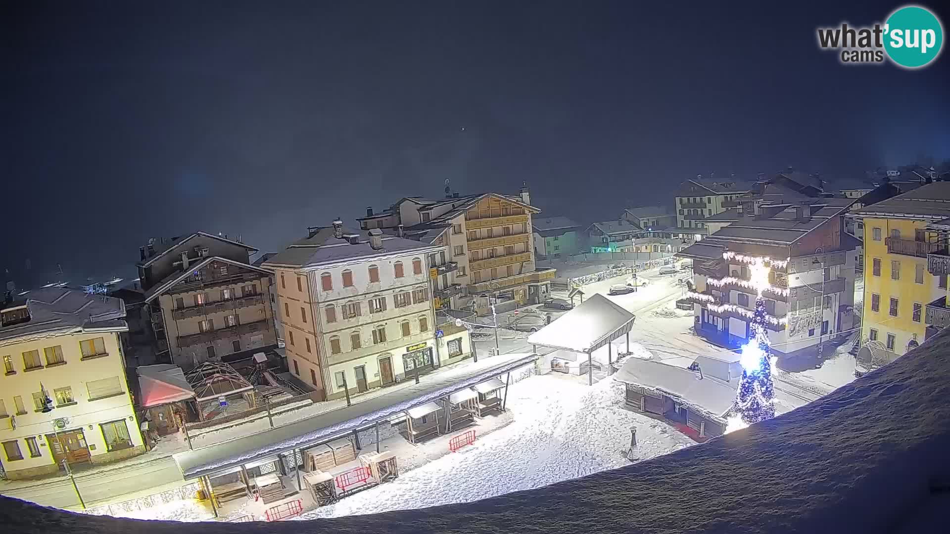 Plaza principal de Forni di Sopra