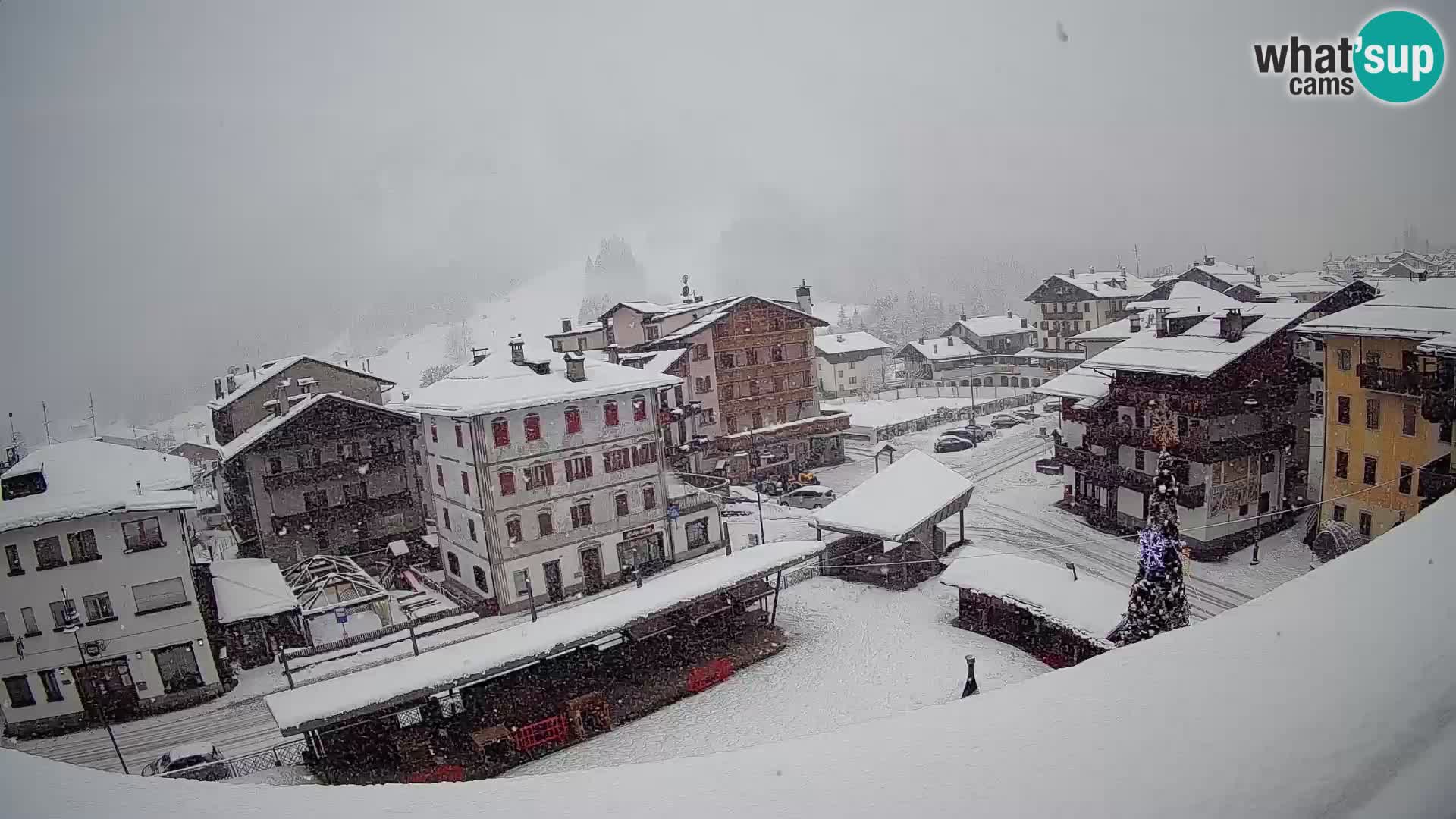 Plaza principal de Forni di Sopra
