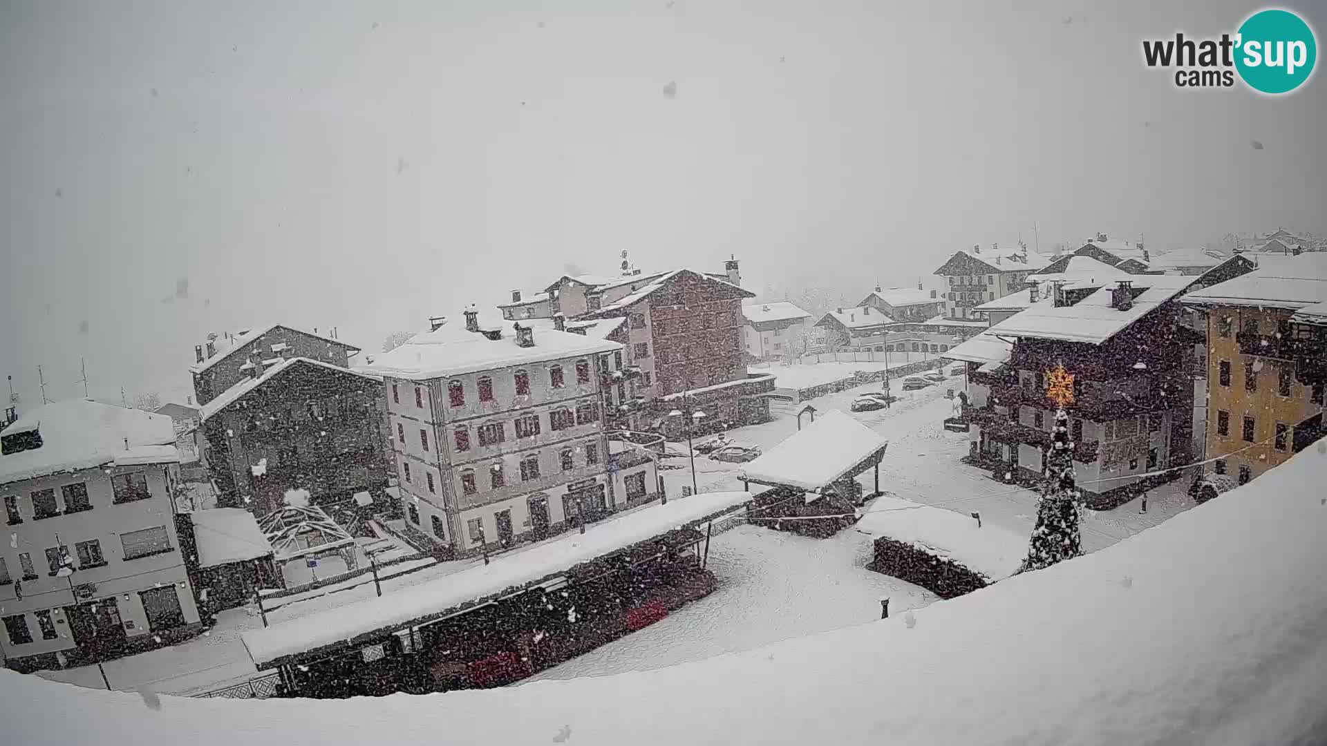 Plaza principal de Forni di Sopra