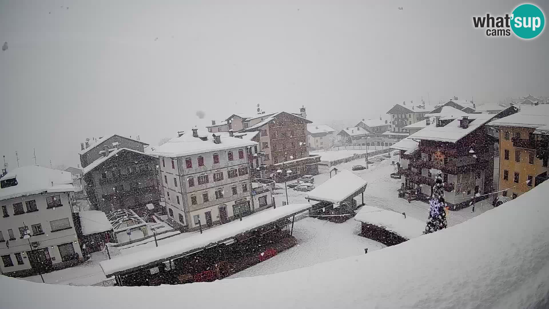 Plaza principal de Forni di Sopra