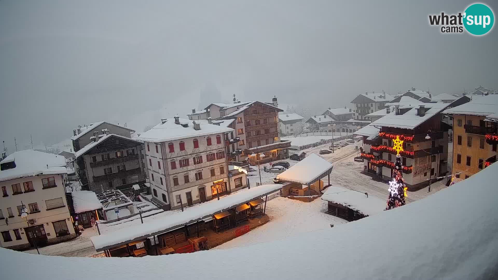 Plaza principal de Forni di Sopra