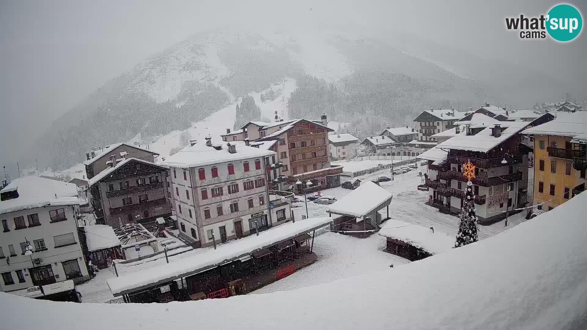 Plaza principal de Forni di Sopra
