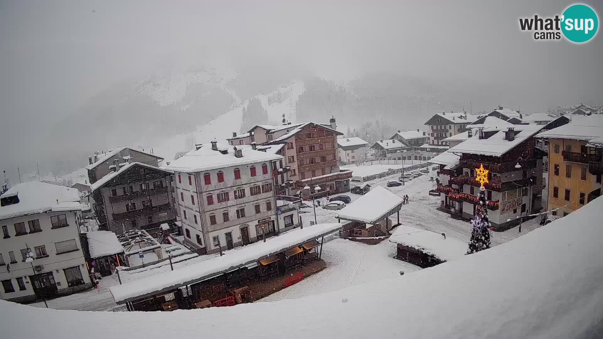 Plaza principal de Forni di Sopra