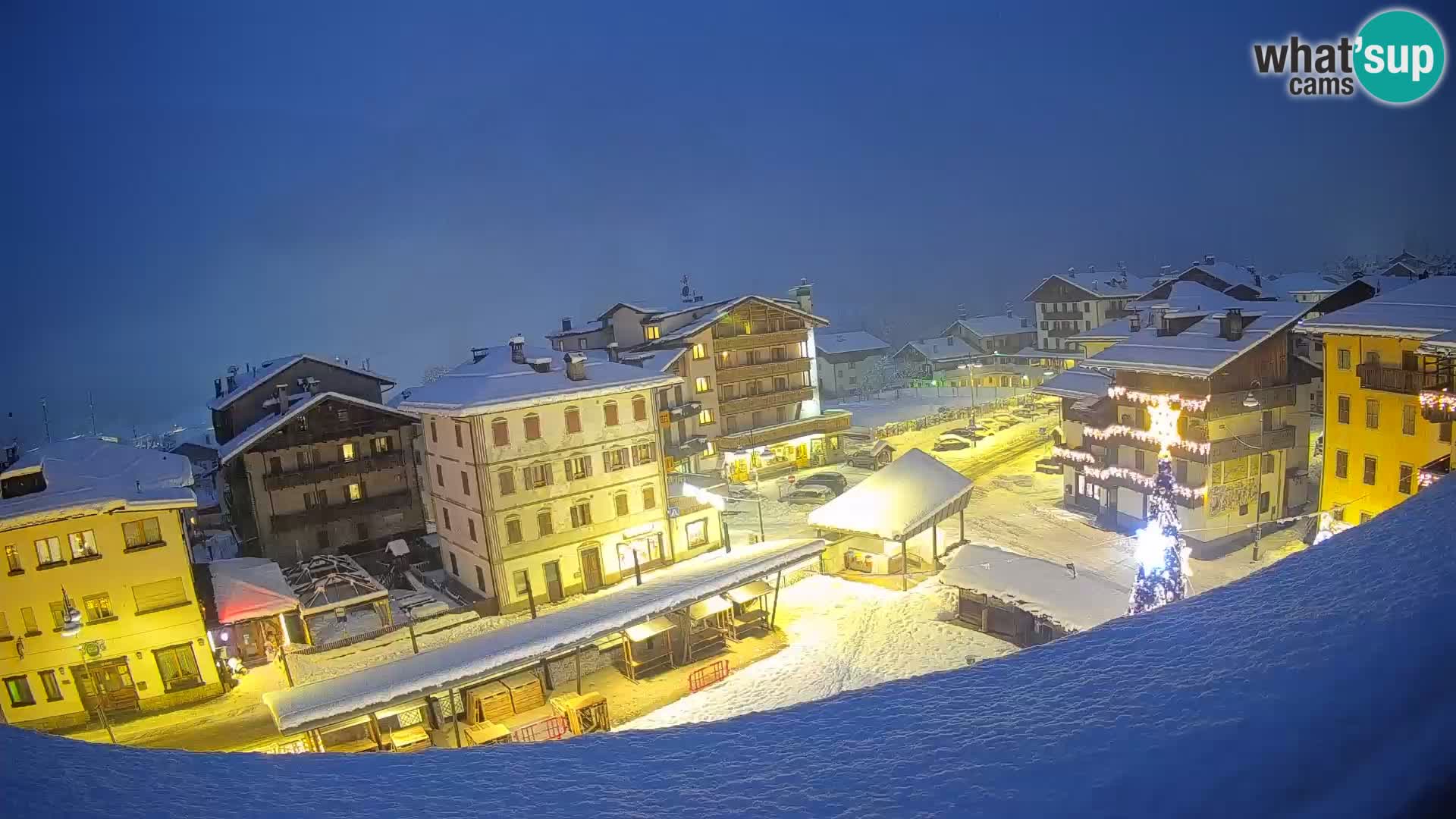 Plaza principal de Forni di Sopra