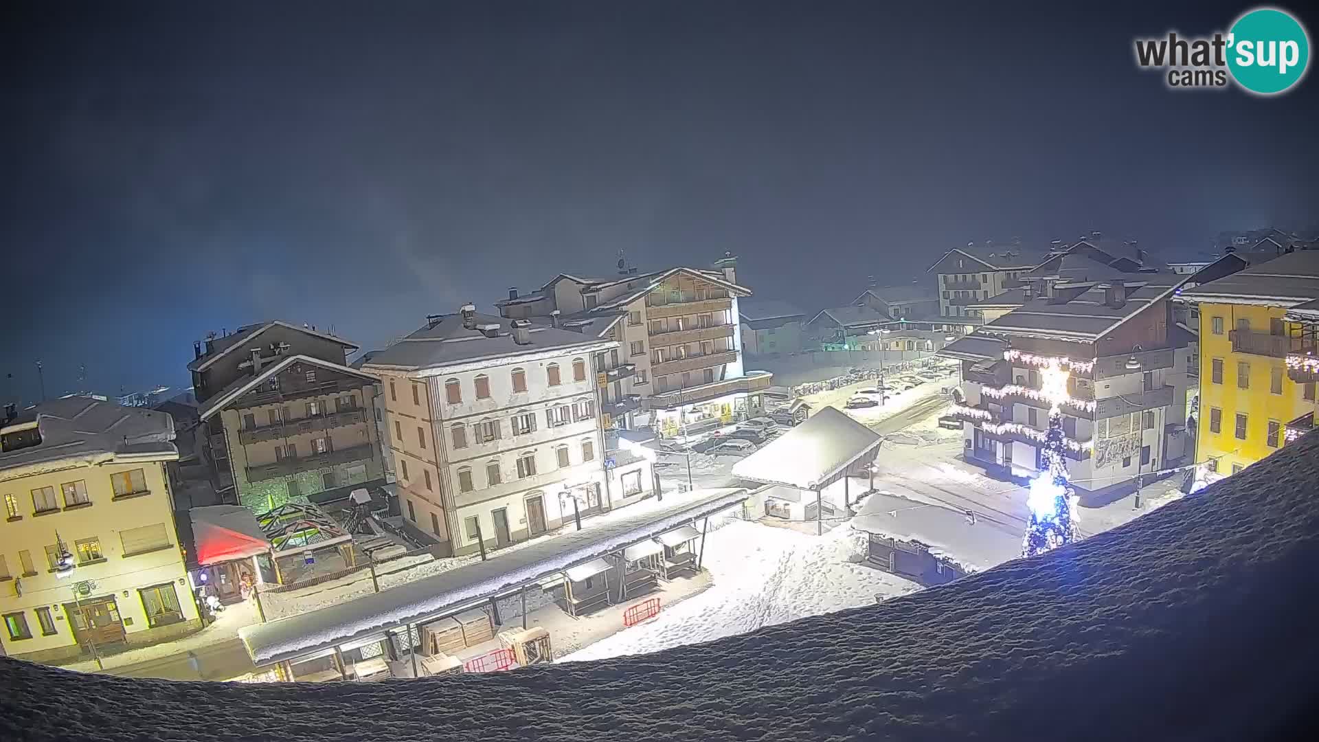 Piazza centrale di Forni di Sopra