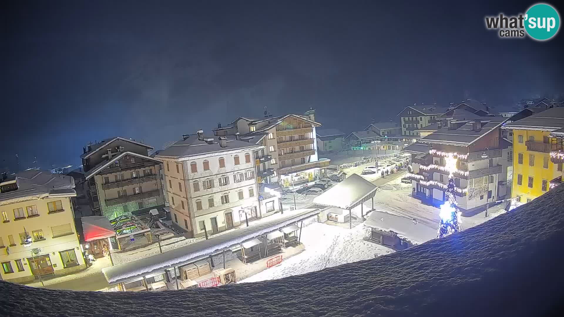 Piazza centrale di Forni di Sopra