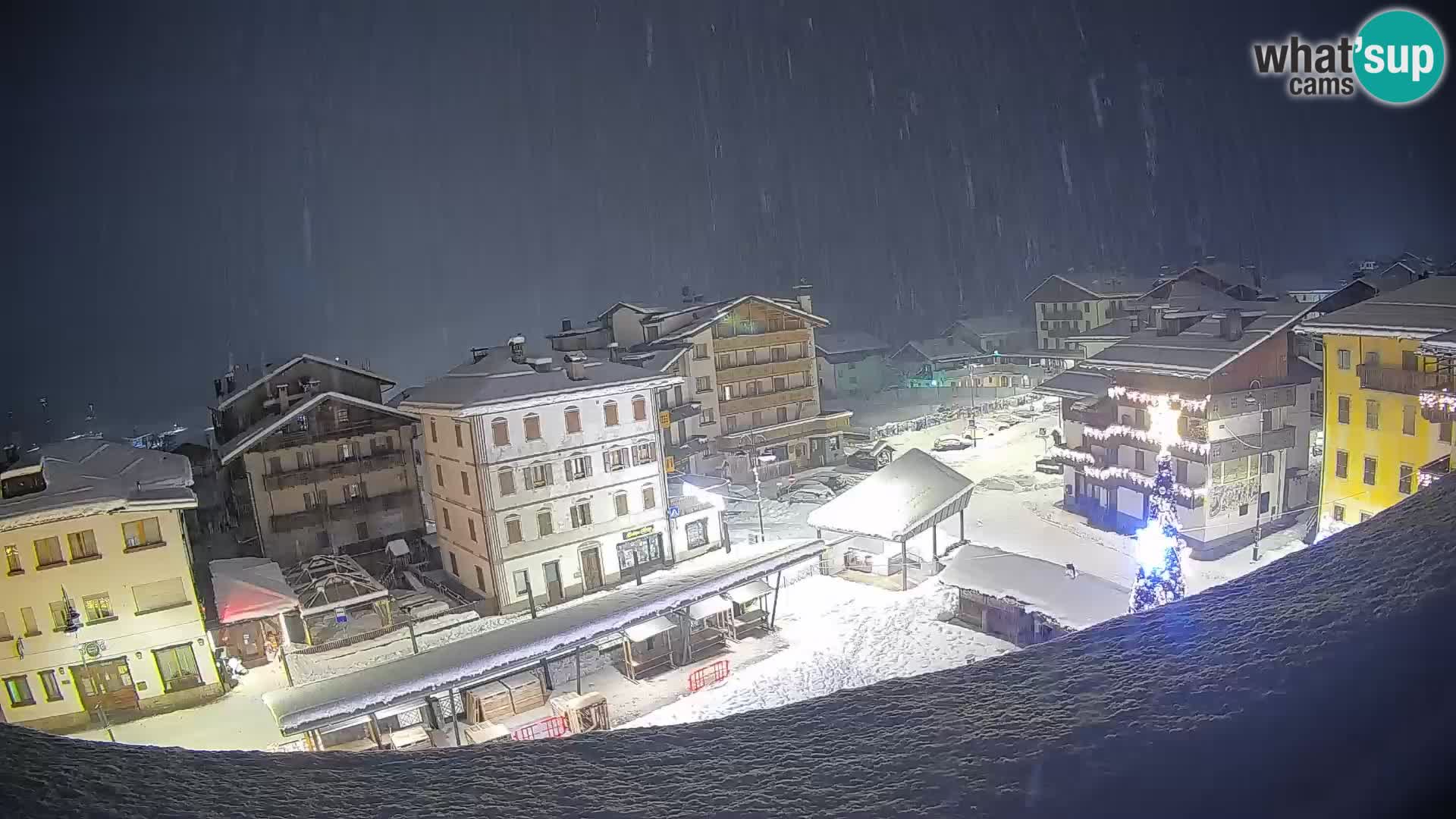 Plaza principal de Forni di Sopra