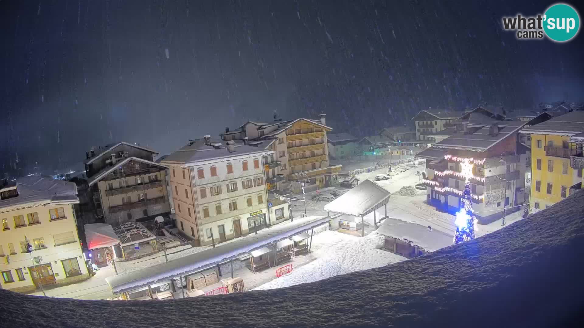 Plaza principal de Forni di Sopra