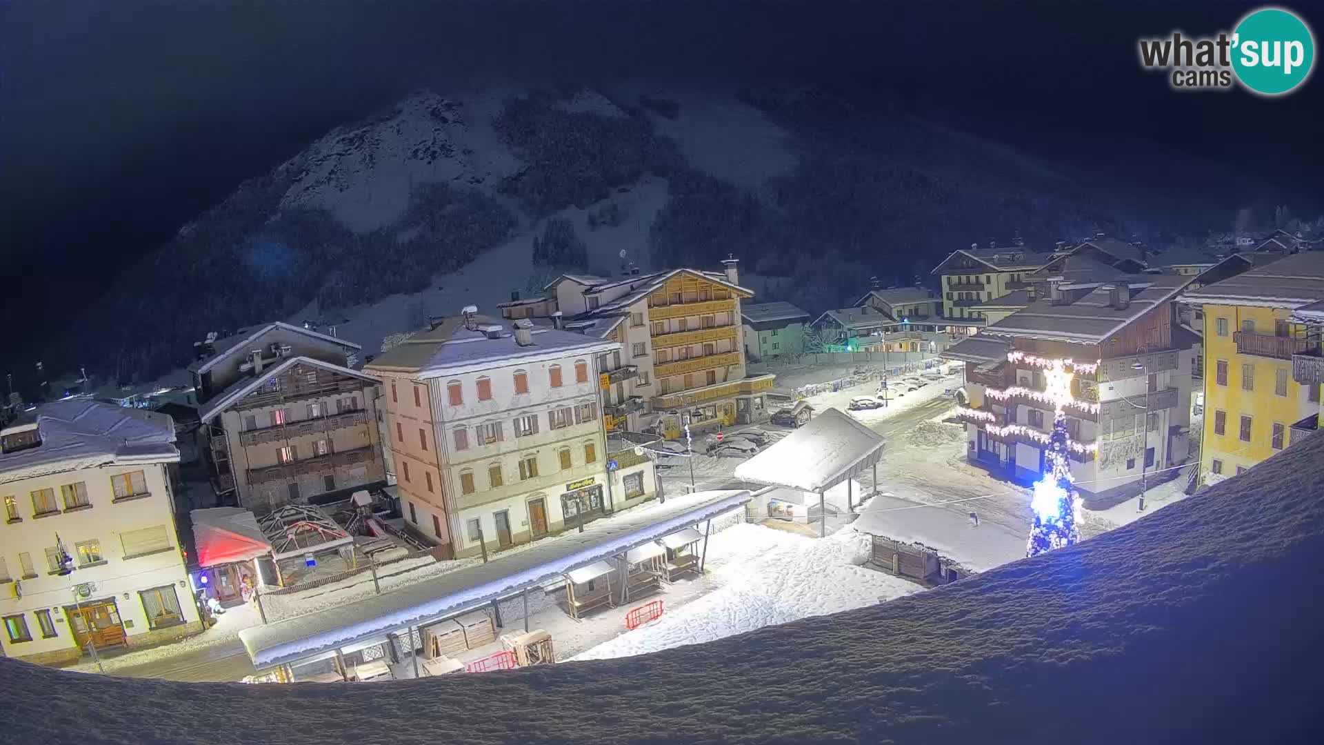 Plaza principal de Forni di Sopra