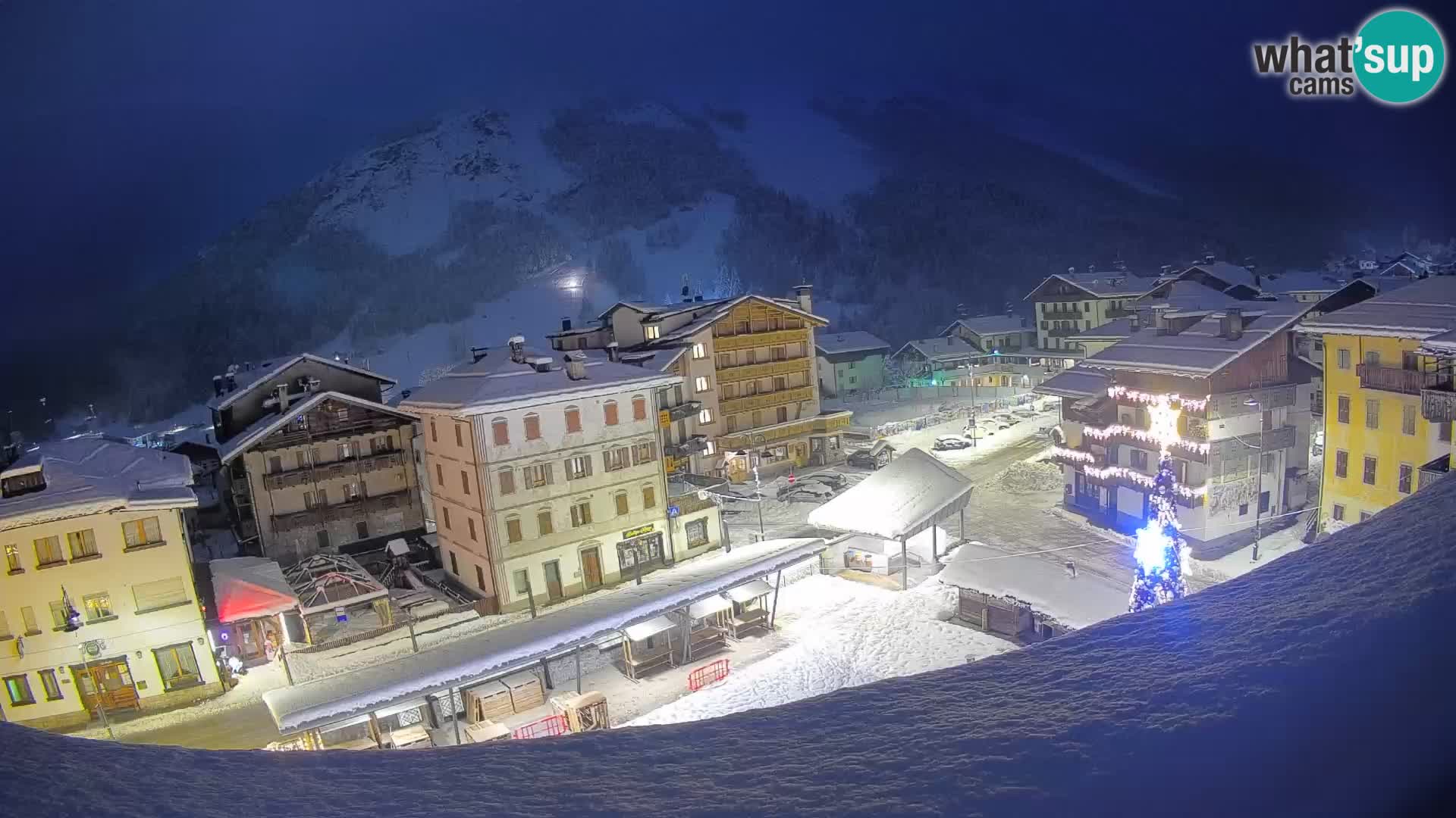 Plaza principal de Forni di Sopra