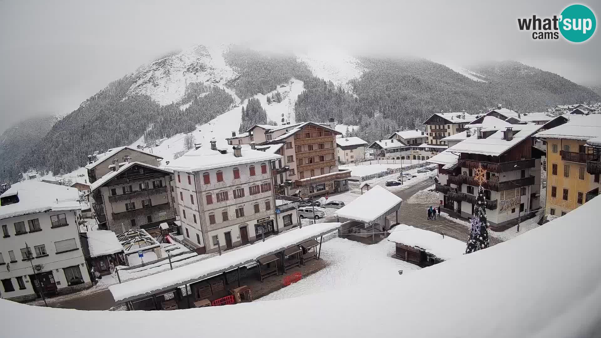 Plaza principal de Forni di Sopra