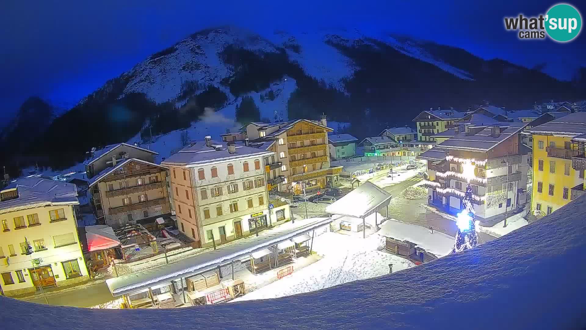 Piazza centrale di Forni di Sopra
