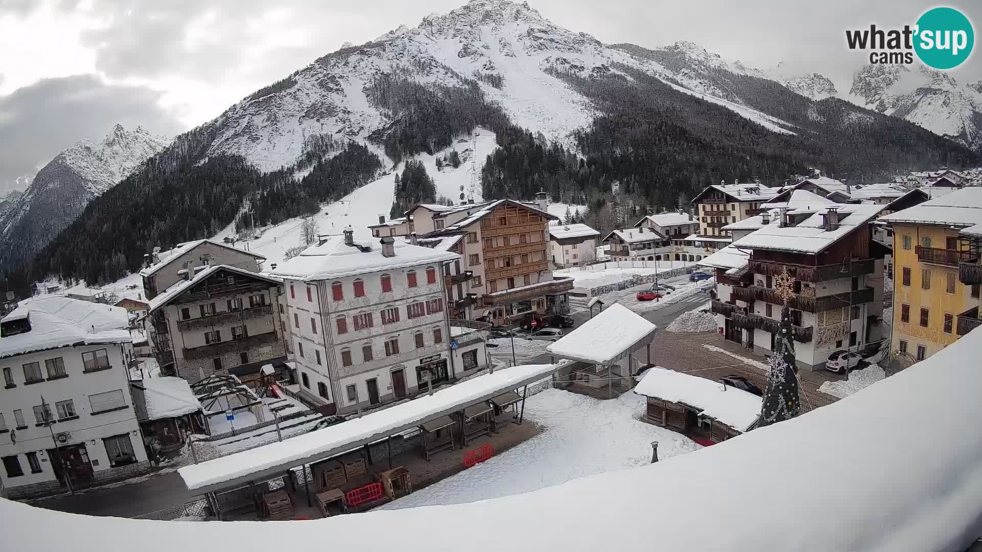 Hauptplatz von Forni di Sopra