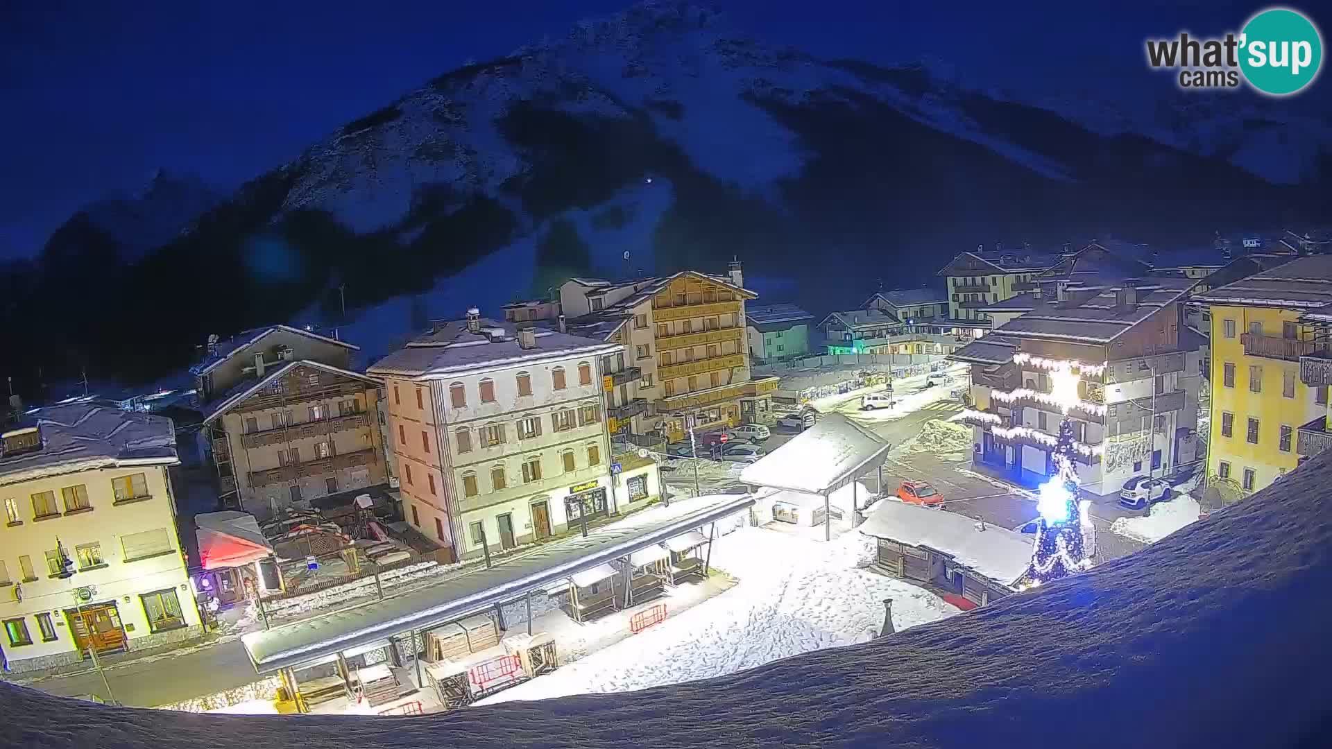 Piazza centrale di Forni di Sopra
