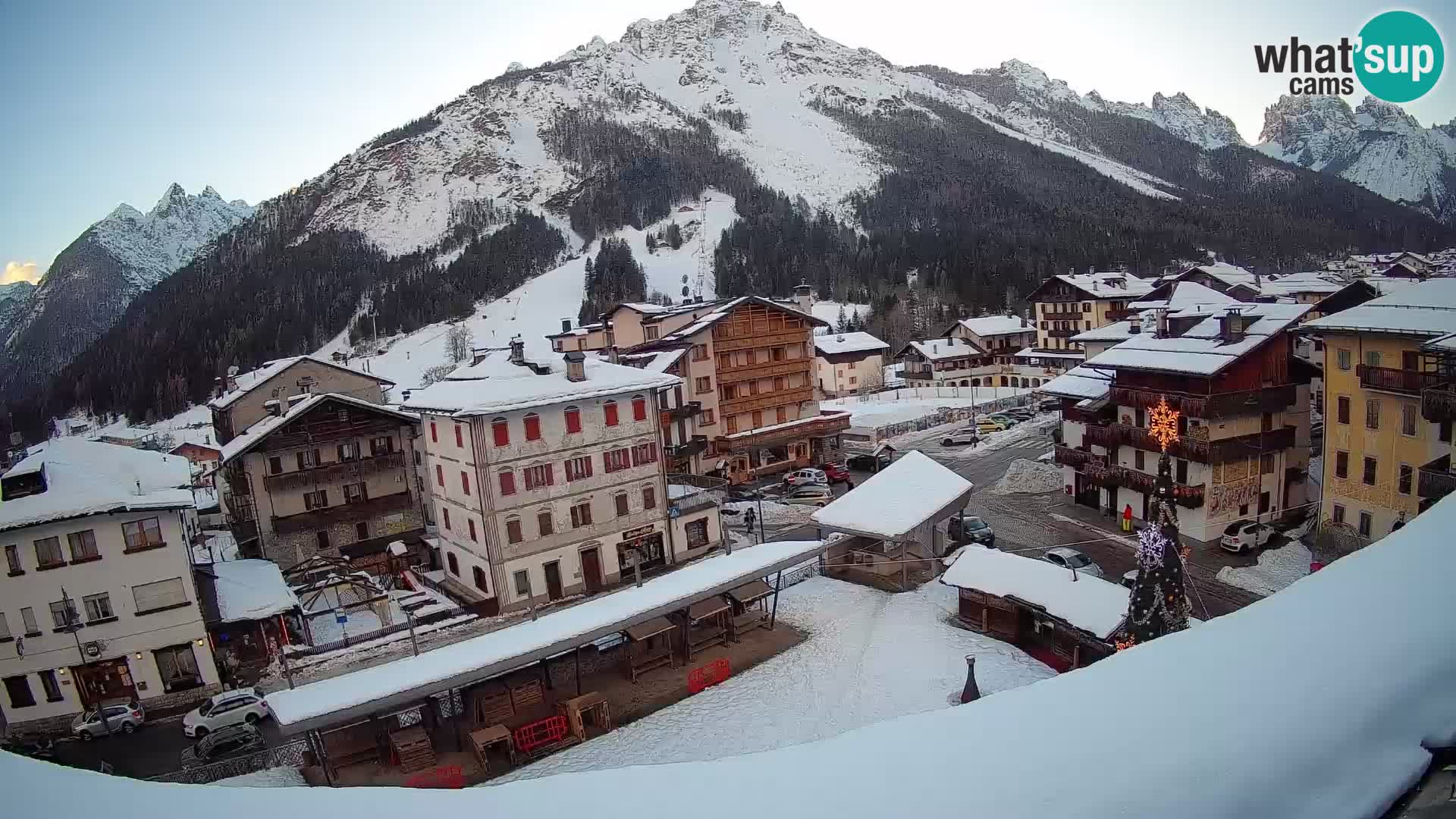Piazza centrale di Forni di Sopra