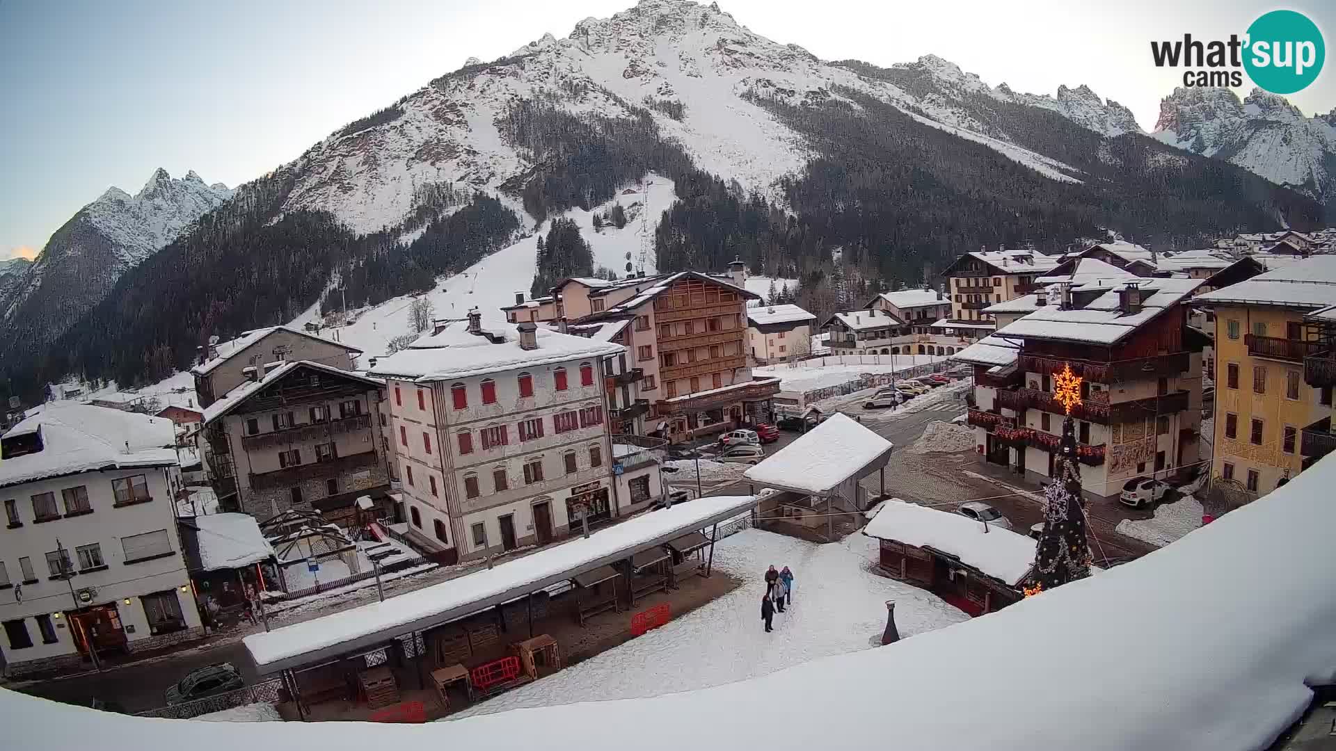 Piazza centrale di Forni di Sopra