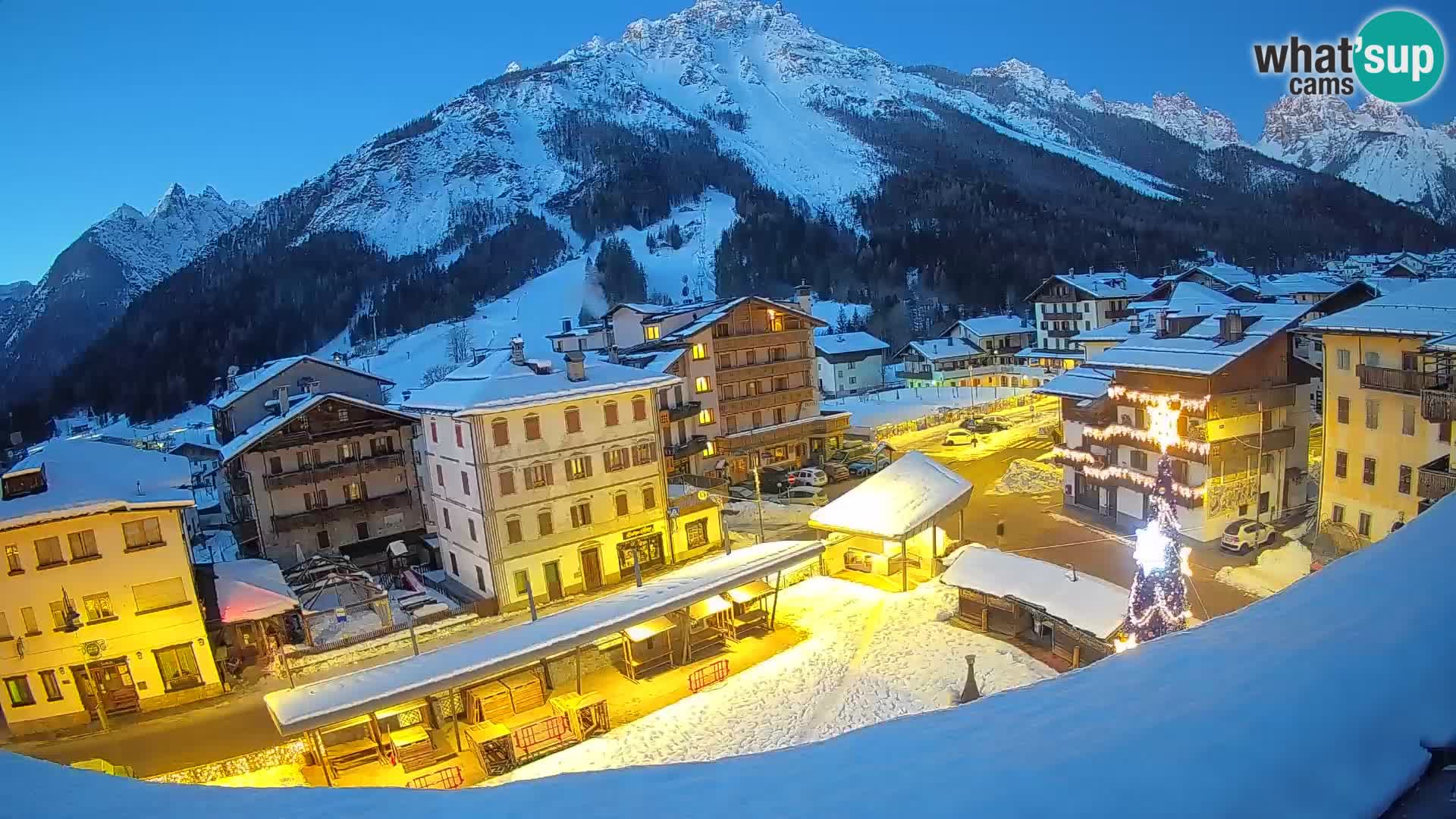 Plaza principal de Forni di Sopra
