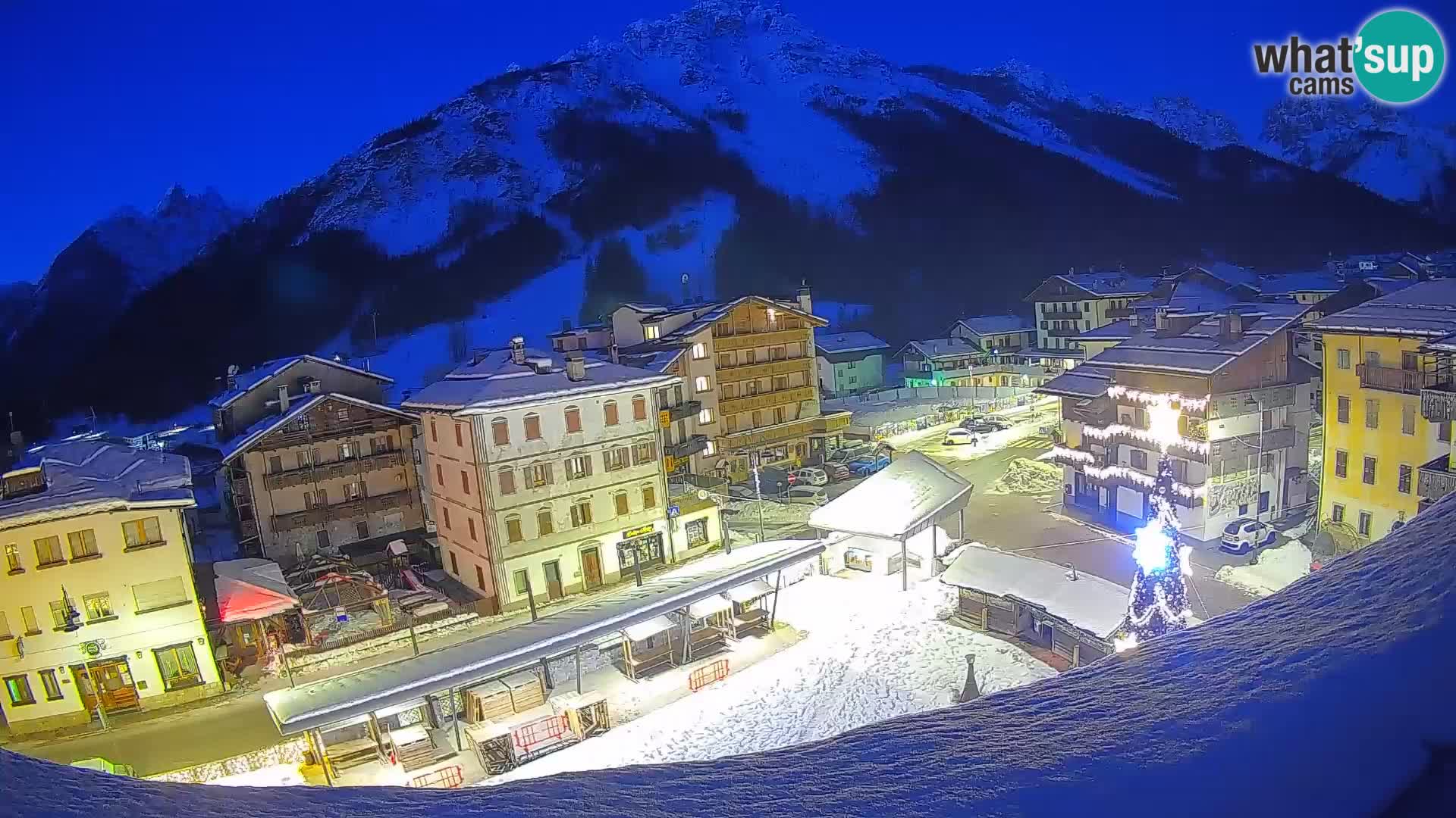 Plaza principal de Forni di Sopra