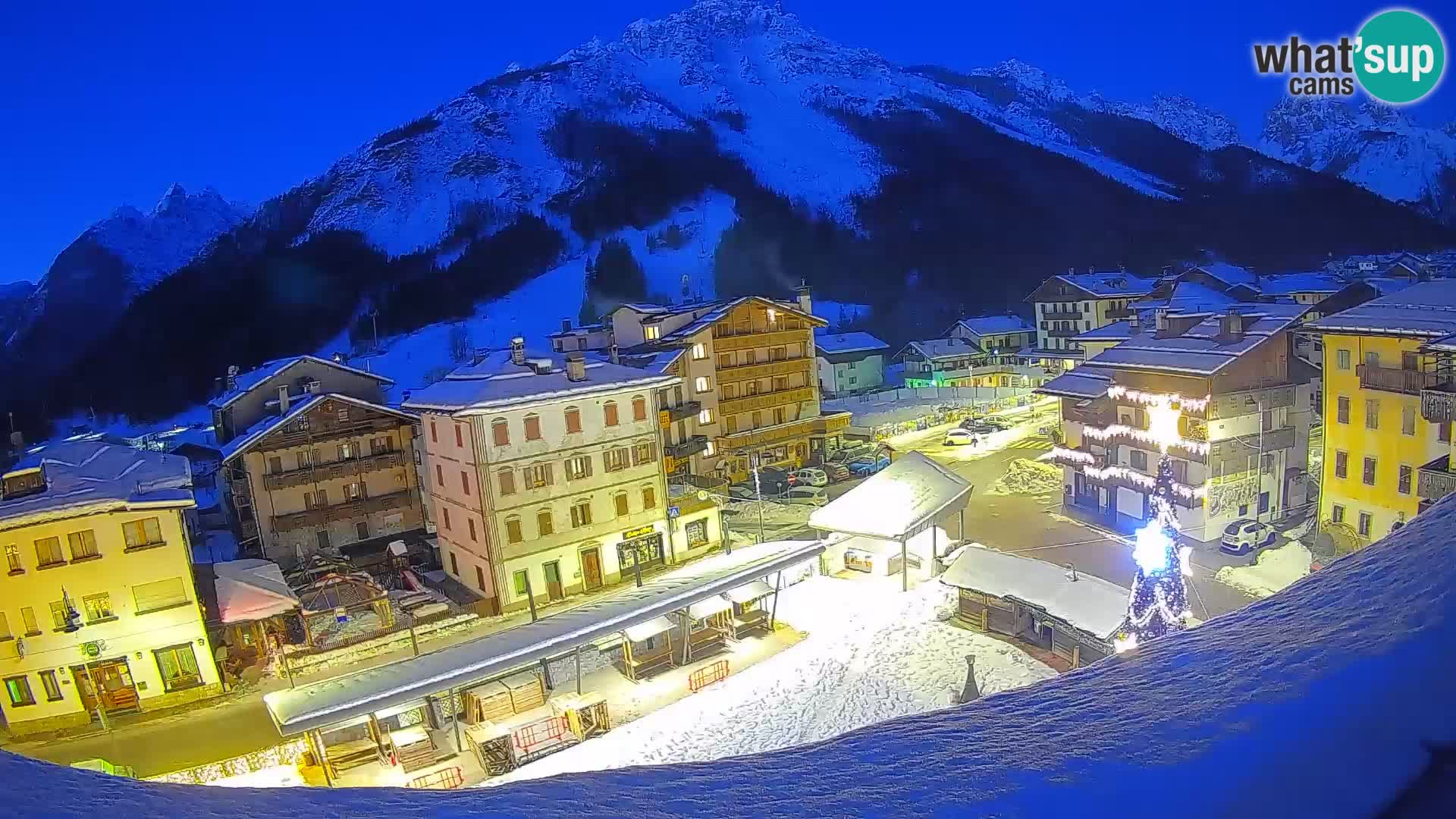 Plaza principal de Forni di Sopra