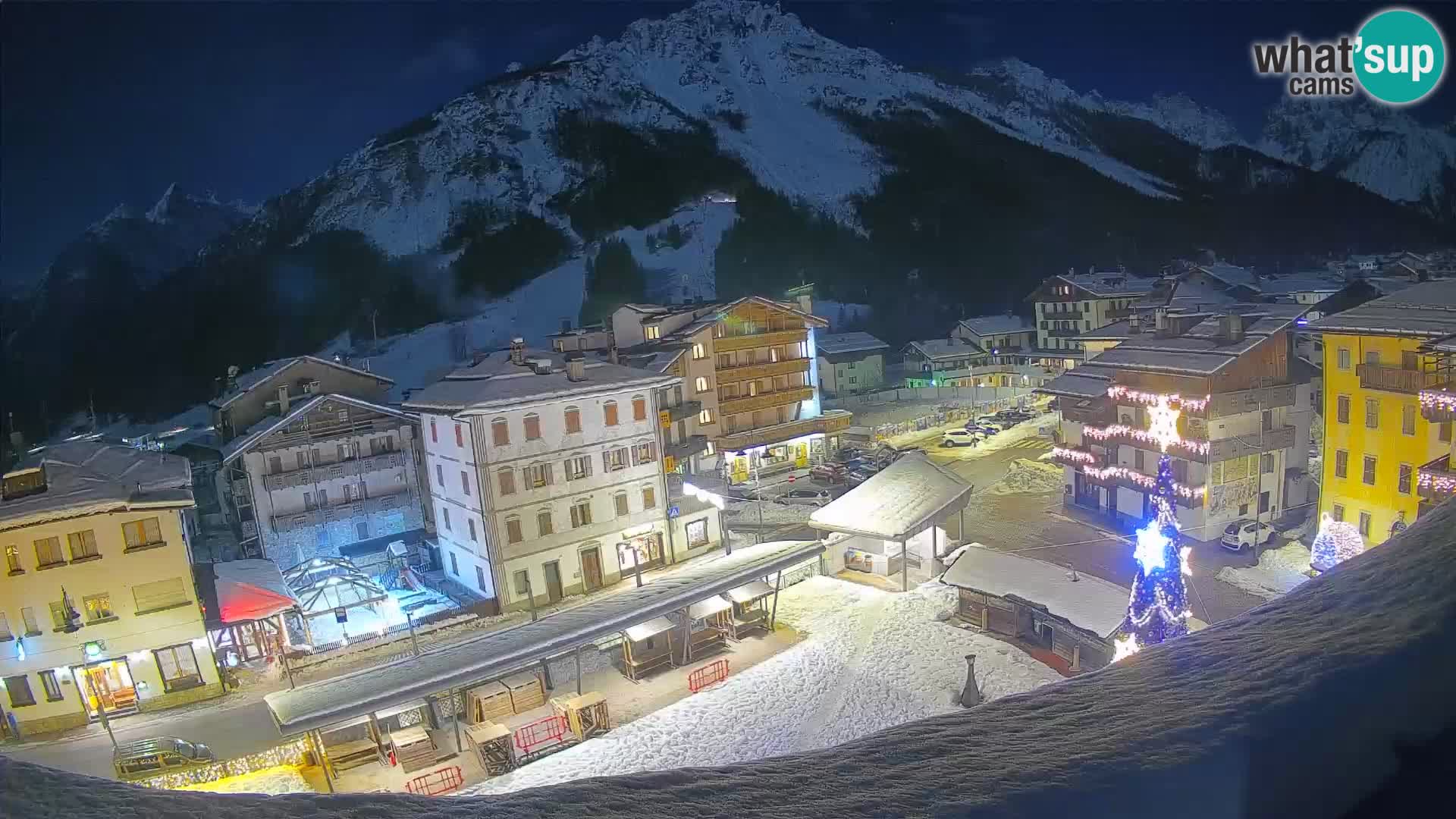 Plaza principal de Forni di Sopra