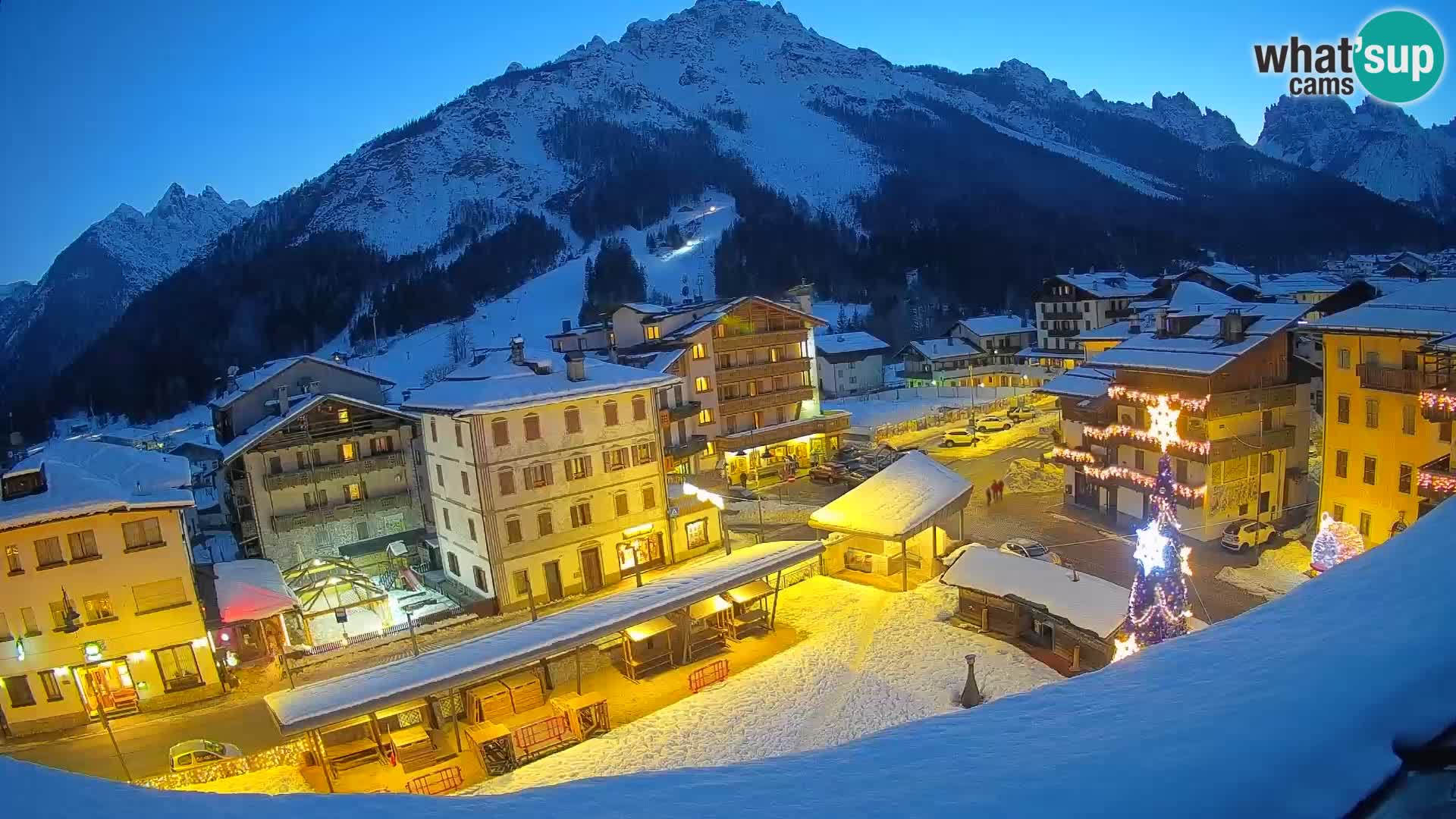 Plaza principal de Forni di Sopra