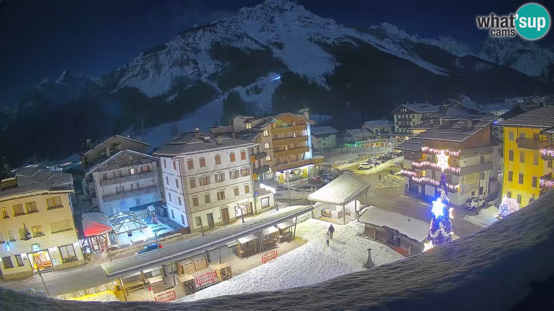 Piazza centrale di Forni di Sopra