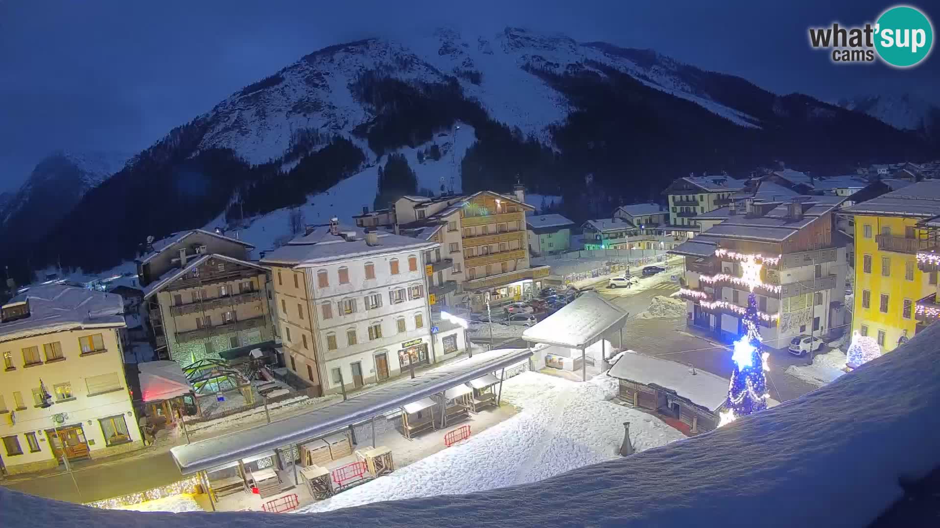 Hauptplatz von Forni di Sopra