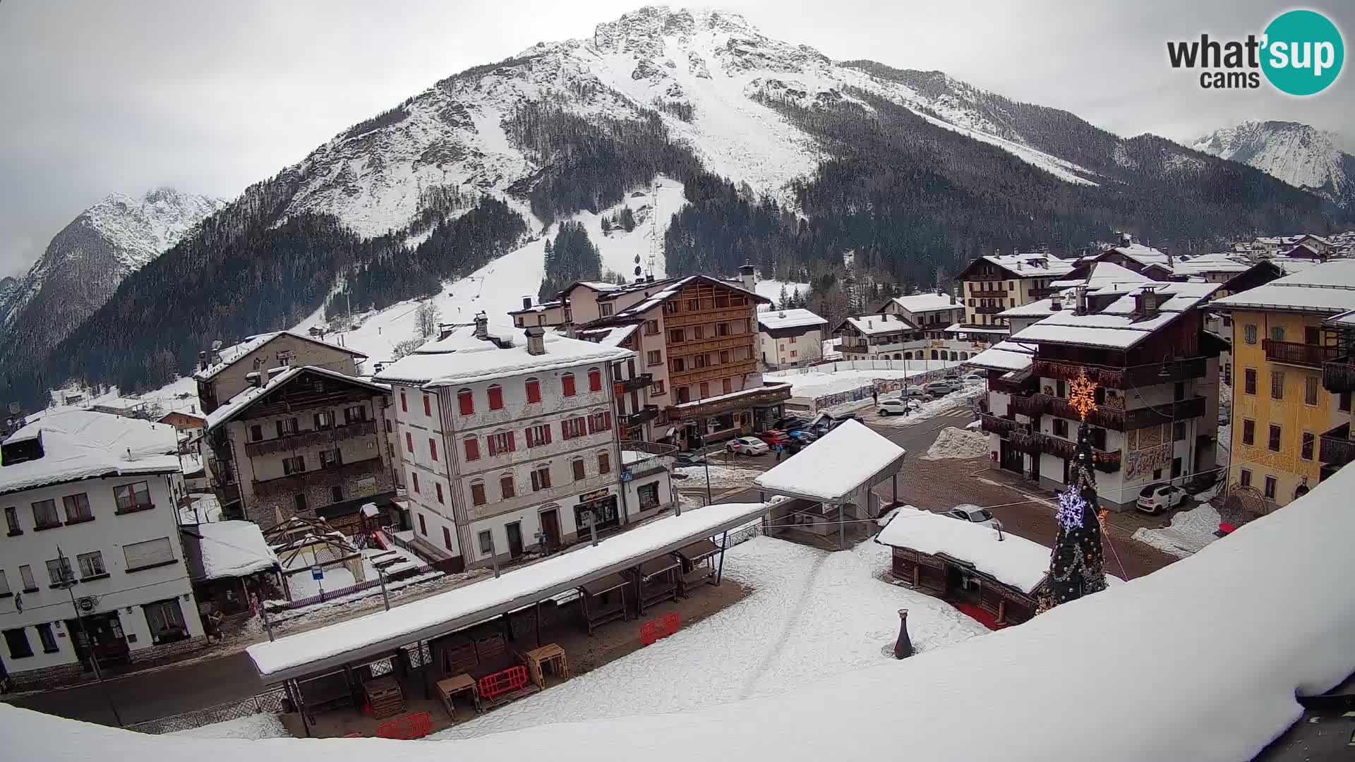 Plaza principal de Forni di Sopra