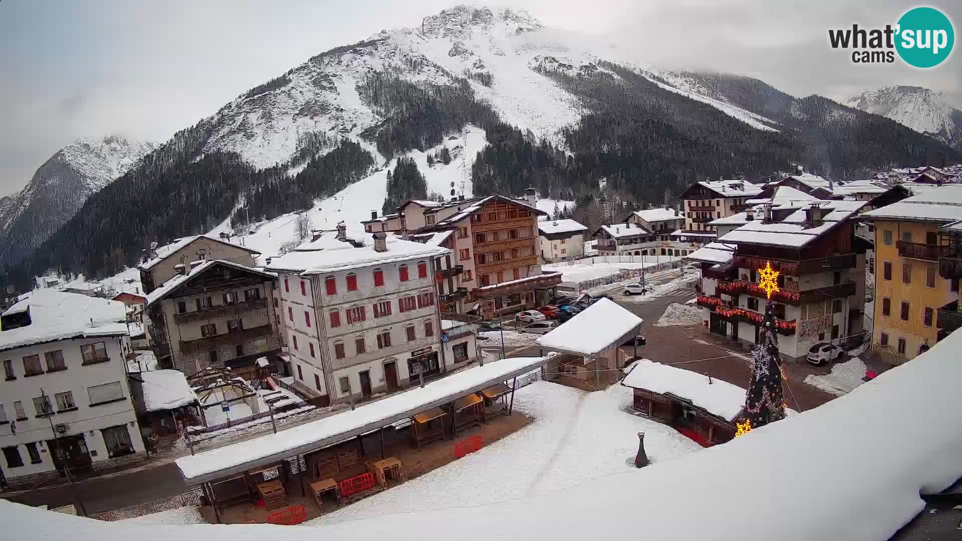 Plaza principal de Forni di Sopra