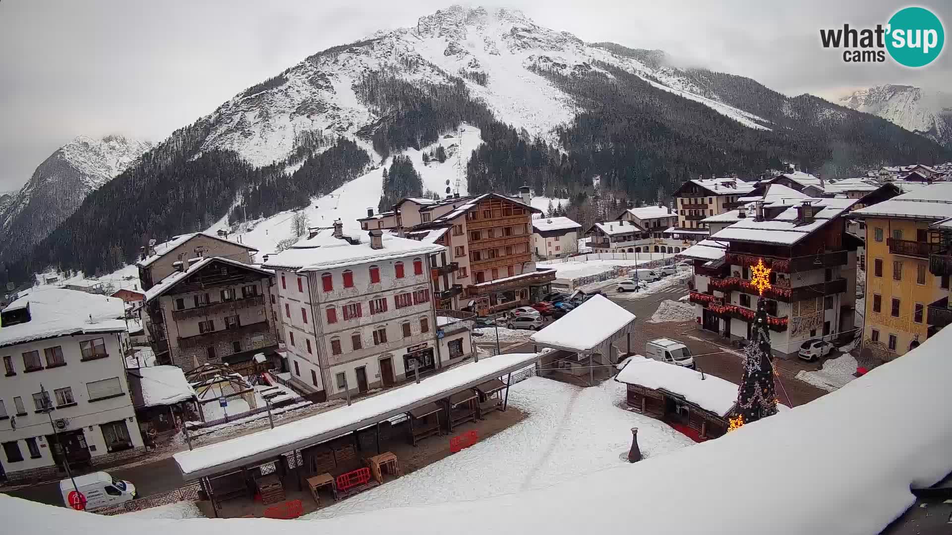 Hauptplatz von Forni di Sopra
